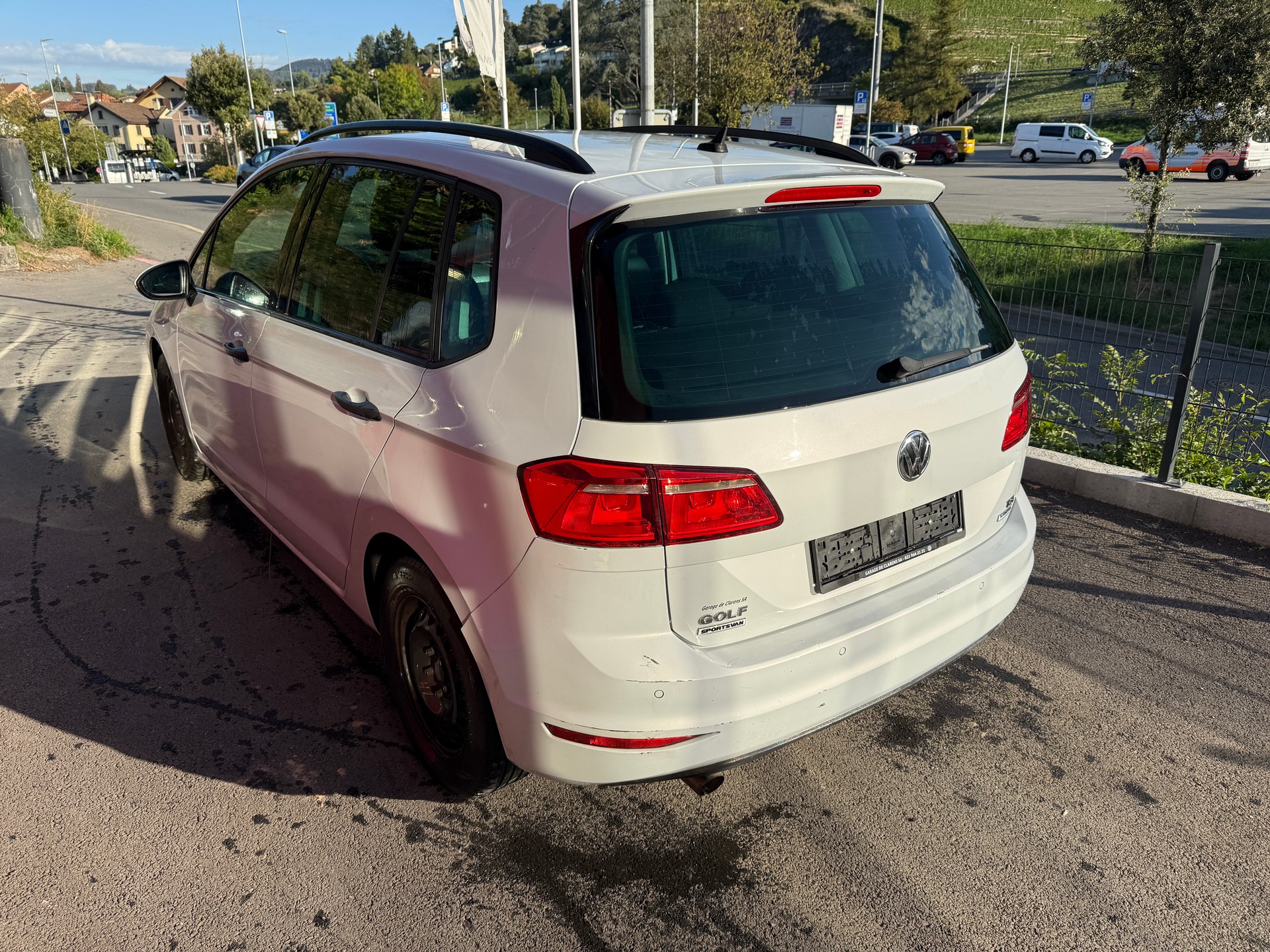 VW Golf Sportsvan 1.2 TSI Family DSG-image-2