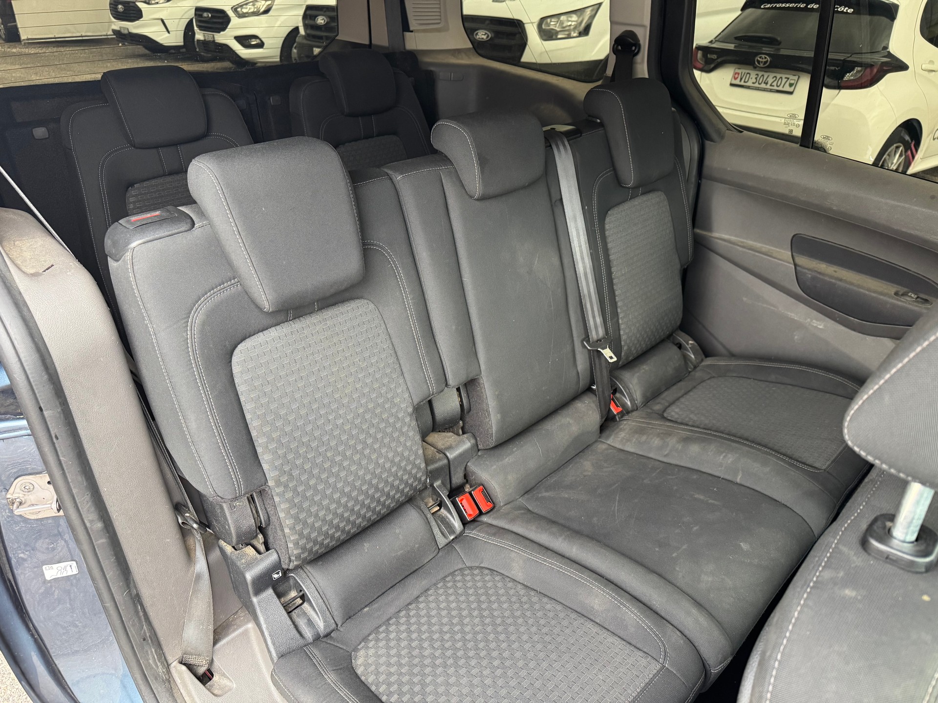 FORD Grand Tourneo Connect 1.5 EcoBlue Trend Automat-image-7