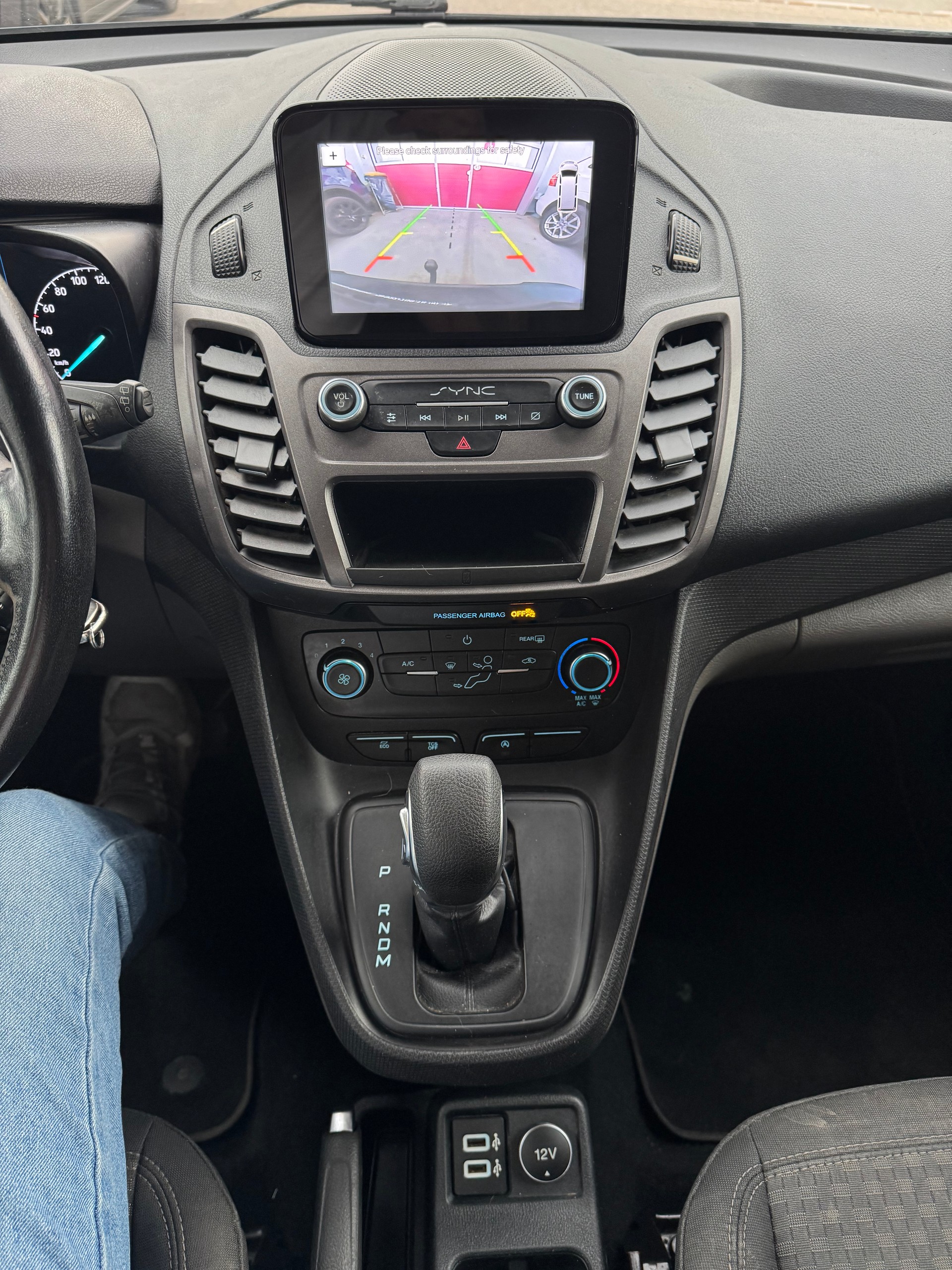 FORD Grand Tourneo Connect 1.5 EcoBlue Trend Automat-image-10