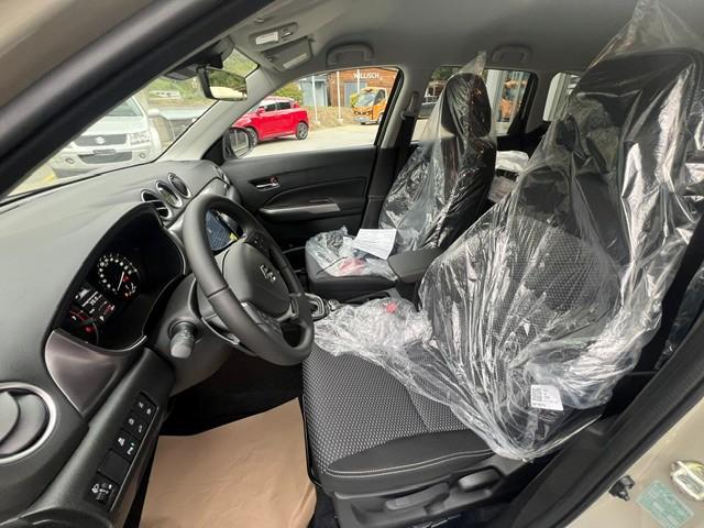 SUZUKI Vitara 1.4 T Piz Sulai Hybrid 4x4-image-2
