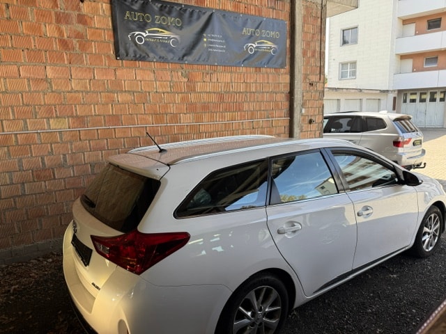 TOYOTA Auris Touring Sports 1.6 Luna-image-1