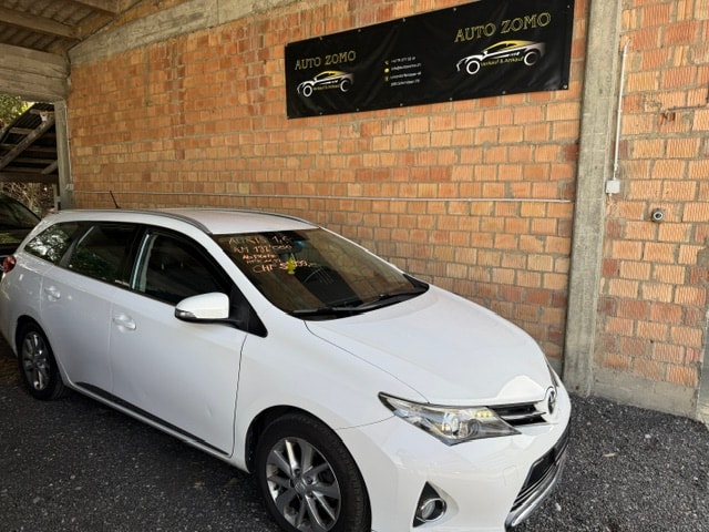 TOYOTA Auris Touring Sports 1.6 Luna-image-0