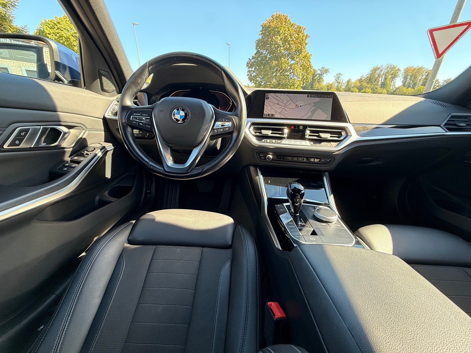 BMW 320d xDrive 48V Steptronic-image-7