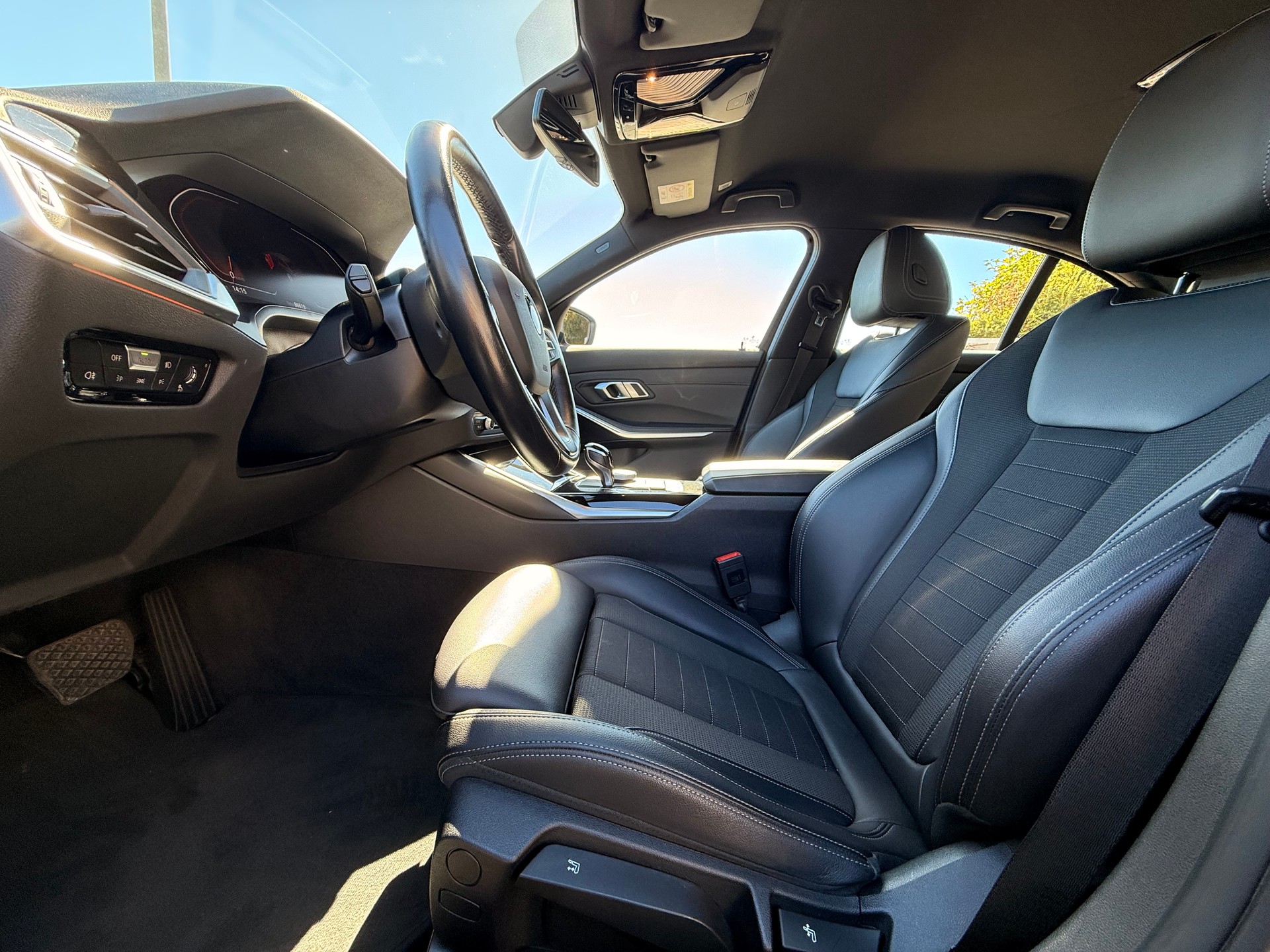 BMW 320d xDrive 48V Steptronic-image-8