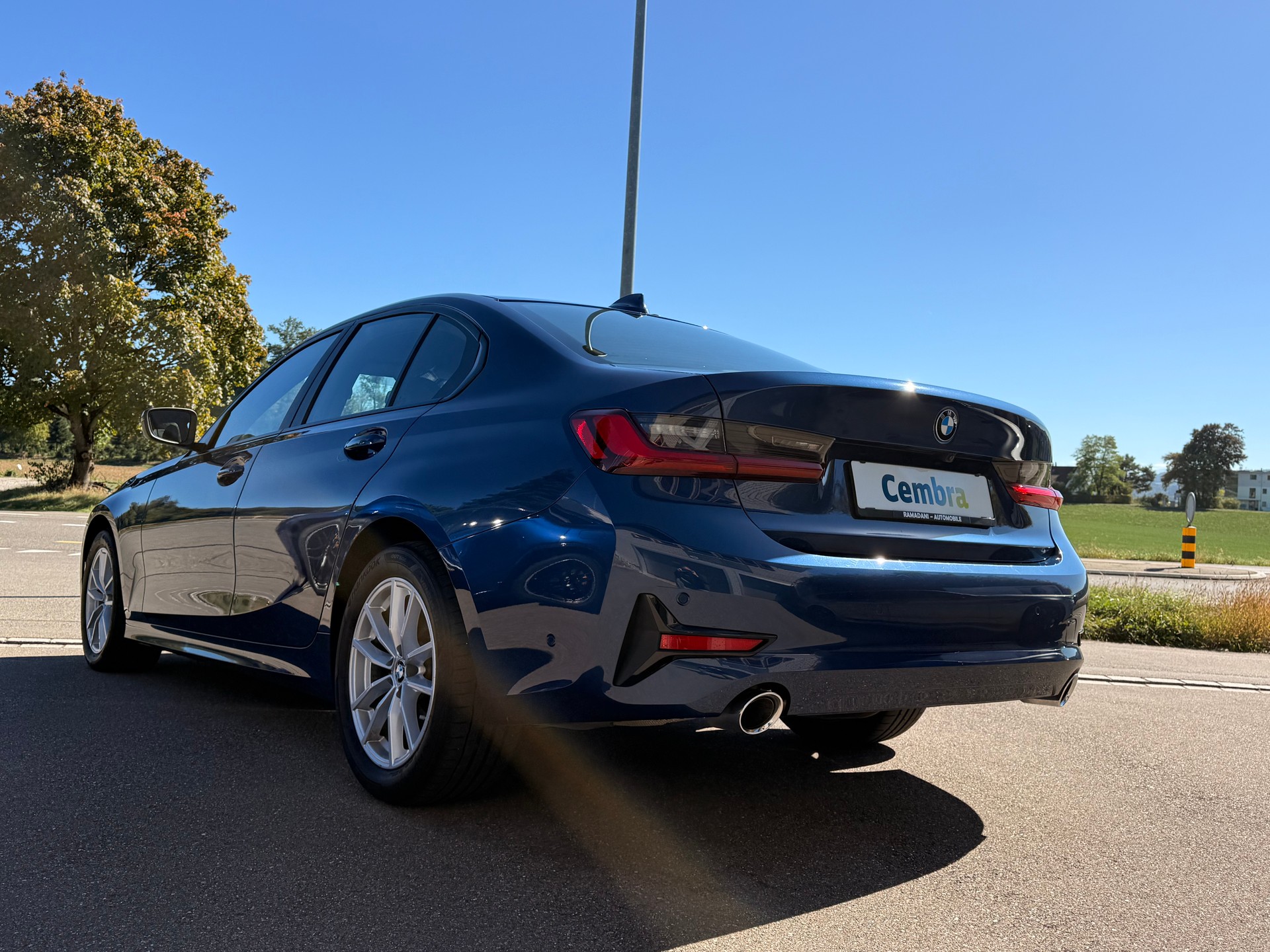 BMW 320d xDrive 48V Steptronic-image-3