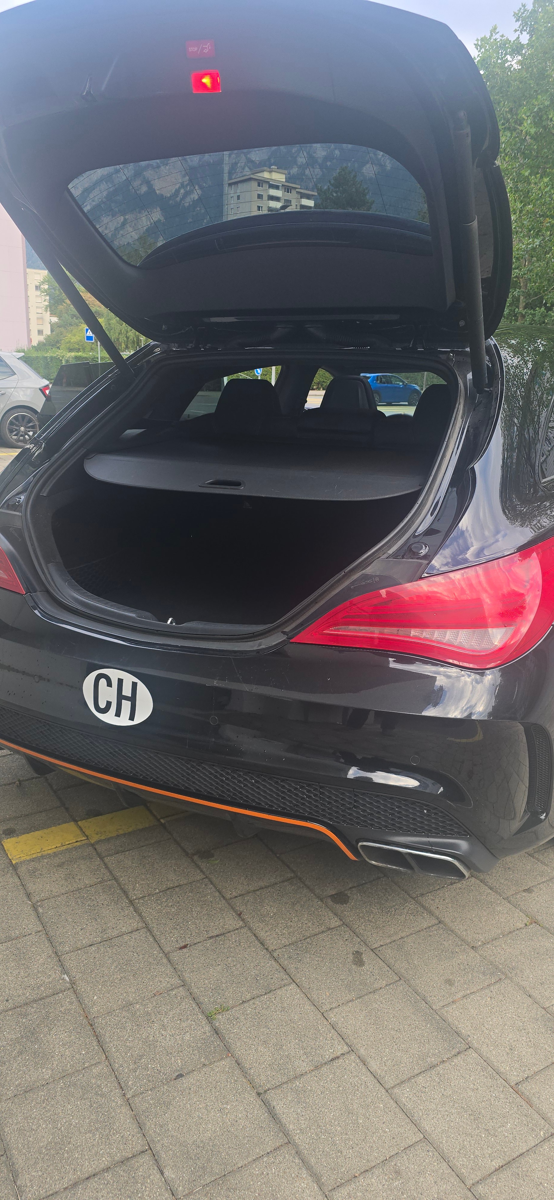 MERCEDES-BENZ CLA Shooting Brake 45 AMG 4Matic Speedshift-image-12