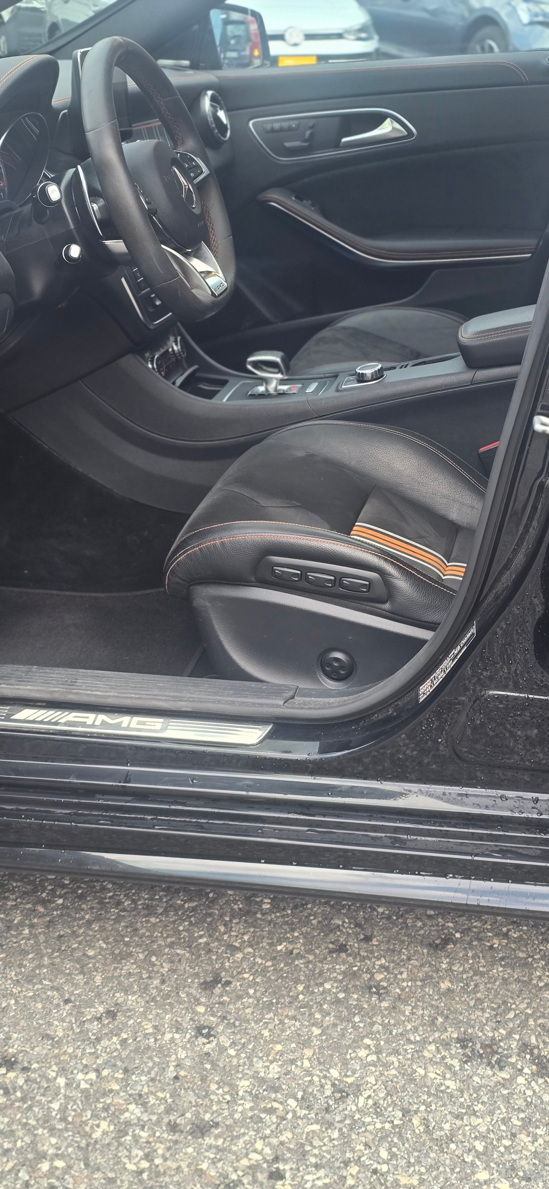 MERCEDES-BENZ CLA Shooting Brake 45 AMG 4Matic Speedshift-image-11