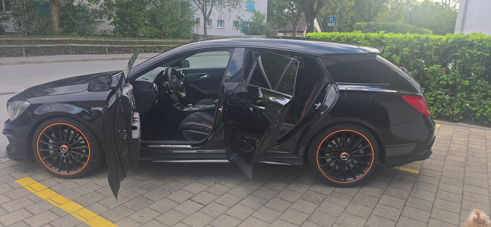 MERCEDES-BENZ CLA Shooting Brake 45 AMG 4Matic Speedshift-image-8