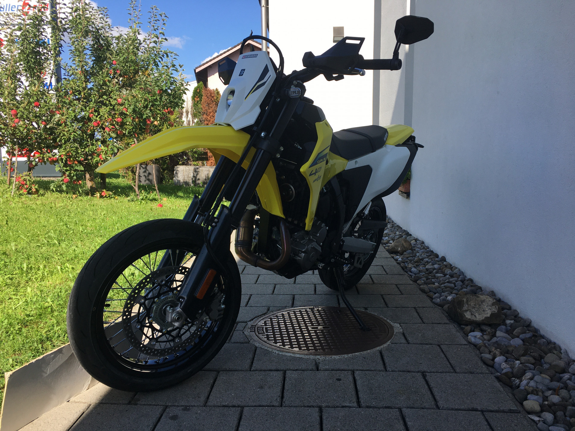 SUZUKI DR-Z4SM-showroom-element-2