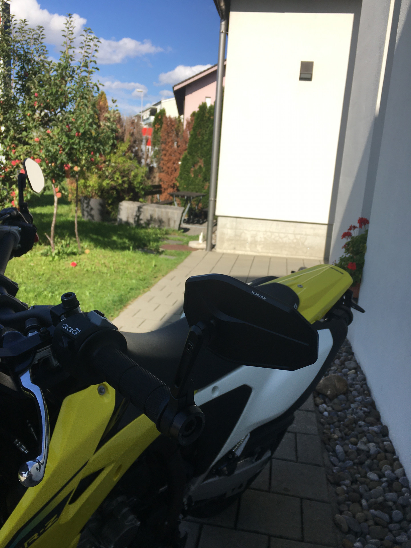SUZUKI DR-Z4SM-showroom-element-3