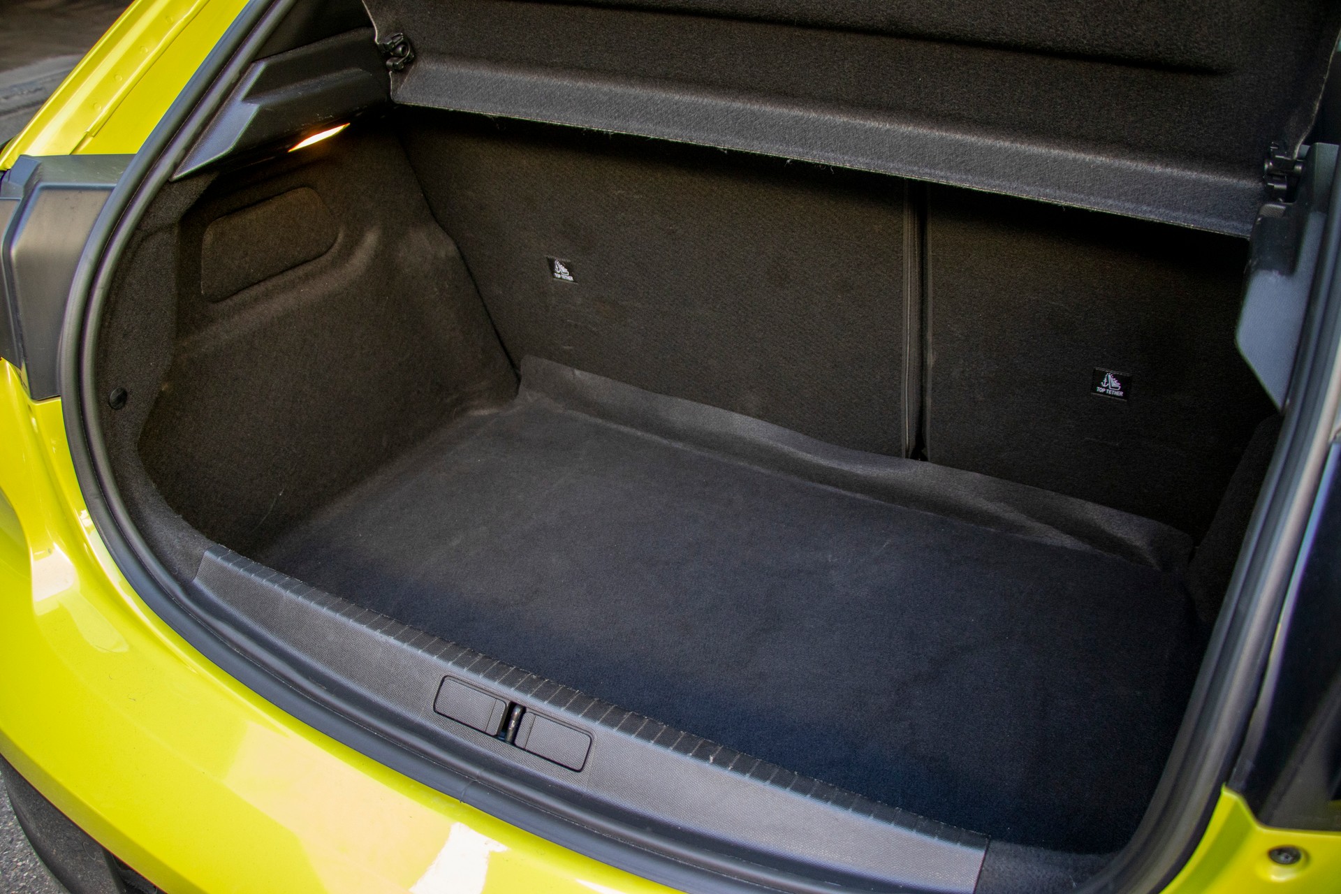 PEUGEOT 208 1.2 MHEV 145 GT Exclusive-image-7