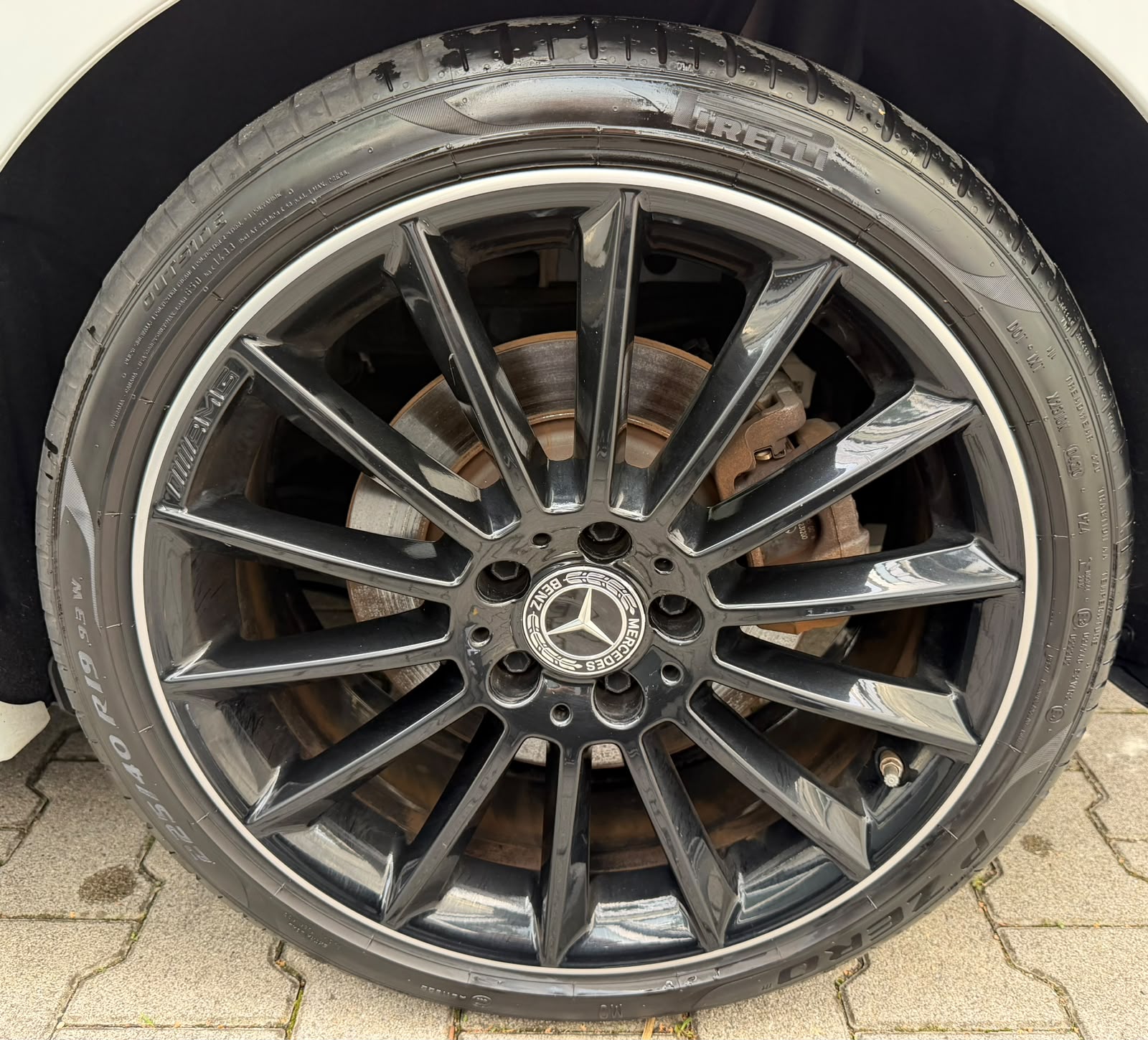 MERCEDES-BENZ A 250e AMG Line 8G-DCT-image-9