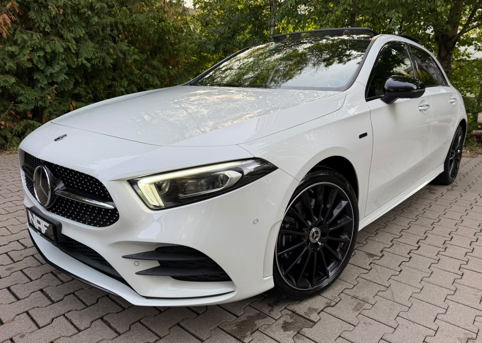 MERCEDES-BENZ A 250e AMG Line 8G-DCT-image-0