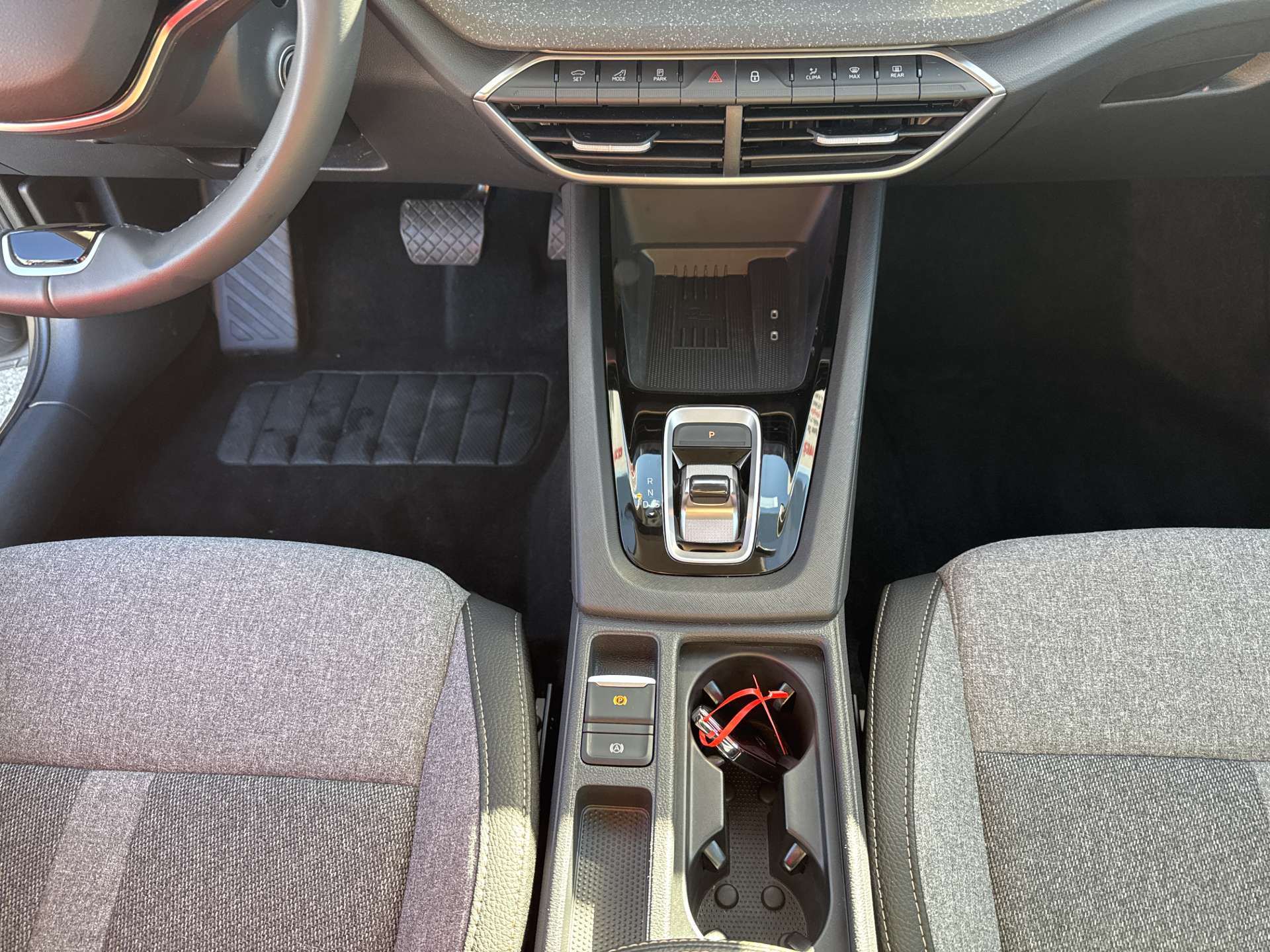 SKODA Octavia Combi 2.0 TDi Selection Tour DSG-Automat-image-11