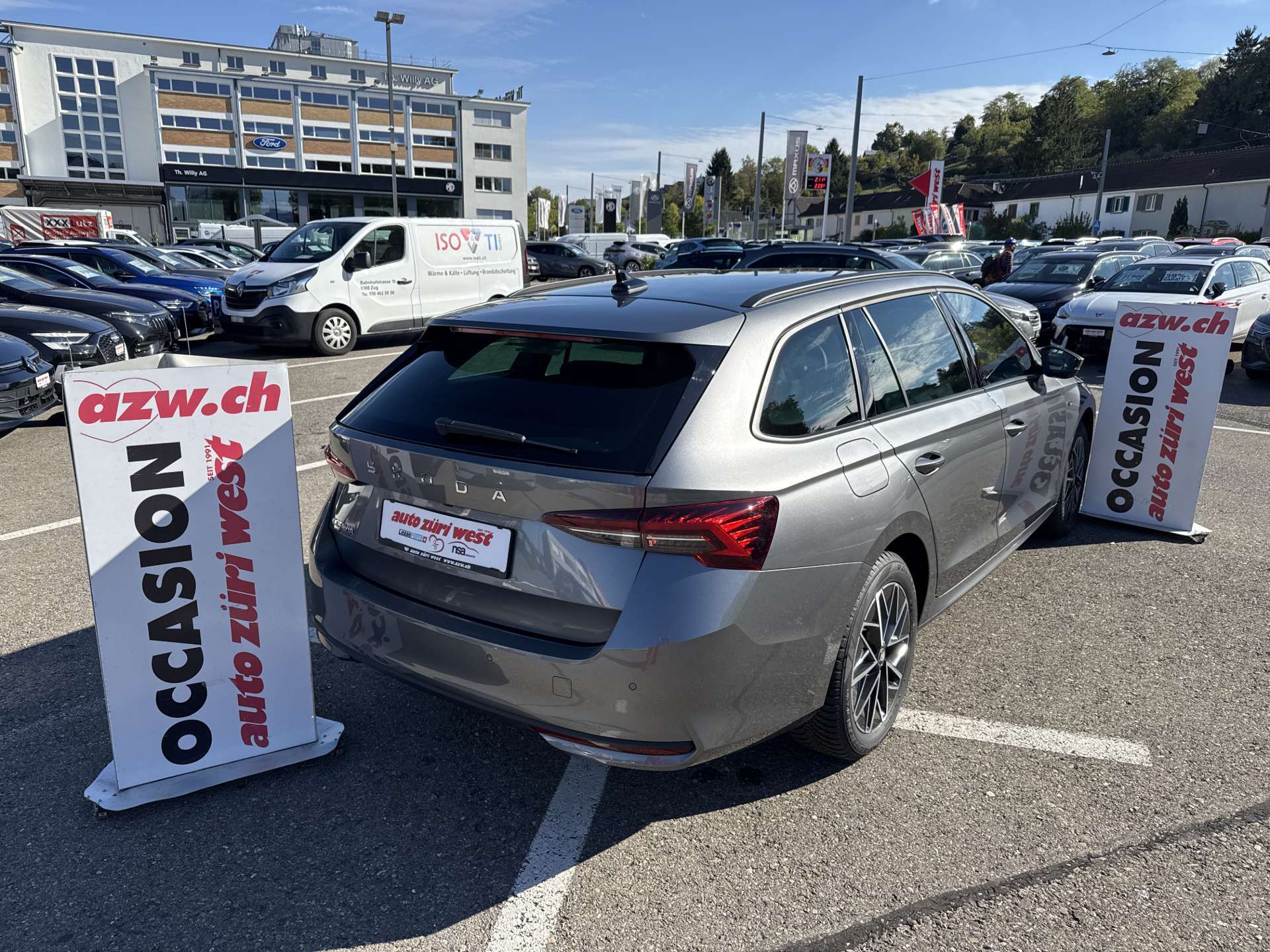SKODA Octavia Combi 2.0 TDi Selection Tour DSG-Automat-image-2