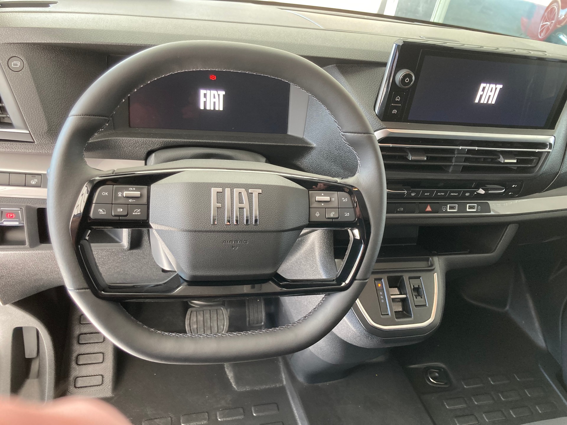 FIAT Scudo 2.0 BlueHDi 177PS VAN L2 Automat-image-12