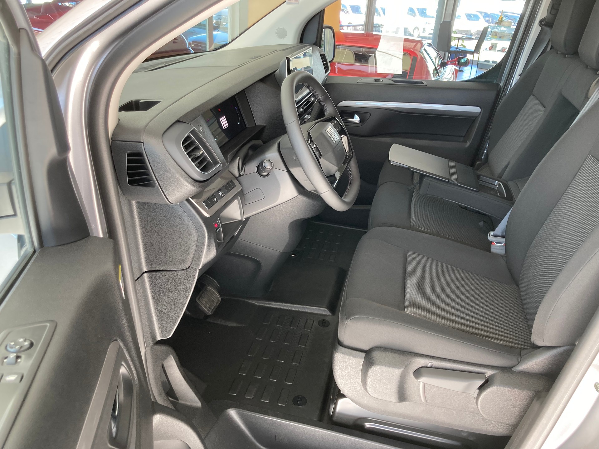 FIAT Scudo 2.0 BlueHDi 177PS VAN L2 Automat-image-11
