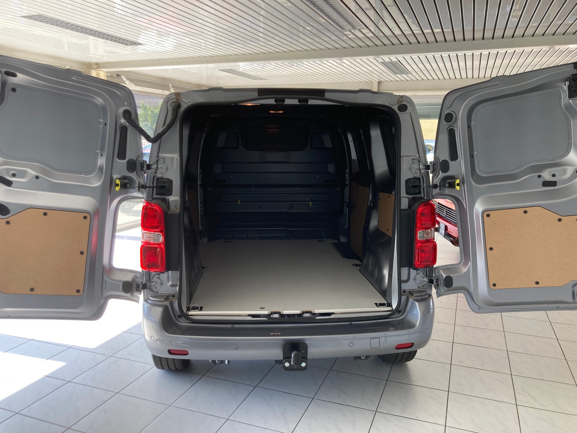 FIAT Scudo 2.0 BlueHDi 177PS VAN L2 Automat-image-8