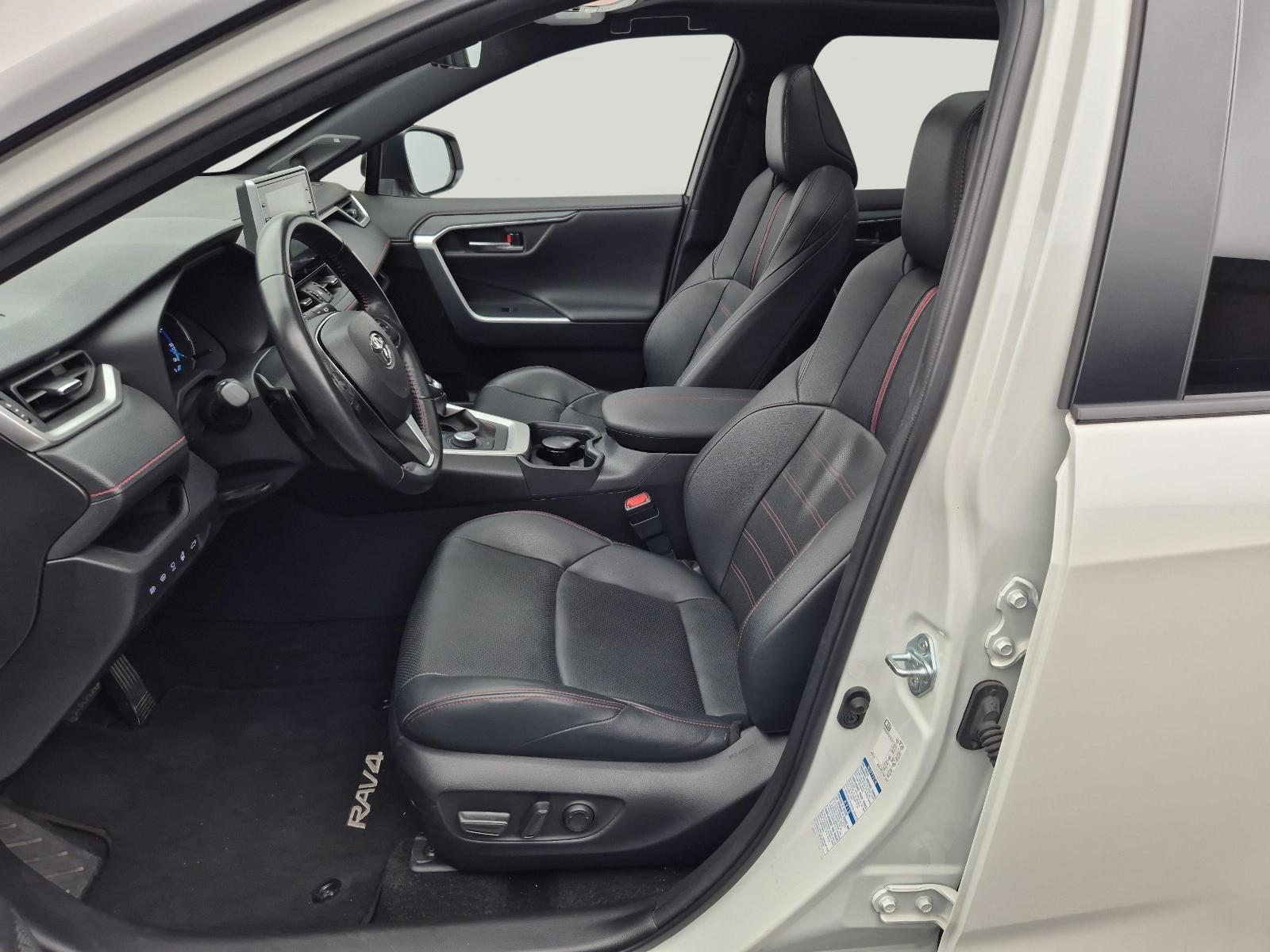 TOYOTA RAV4 2.5 Plug-In-Hybrid Platinum-image-2