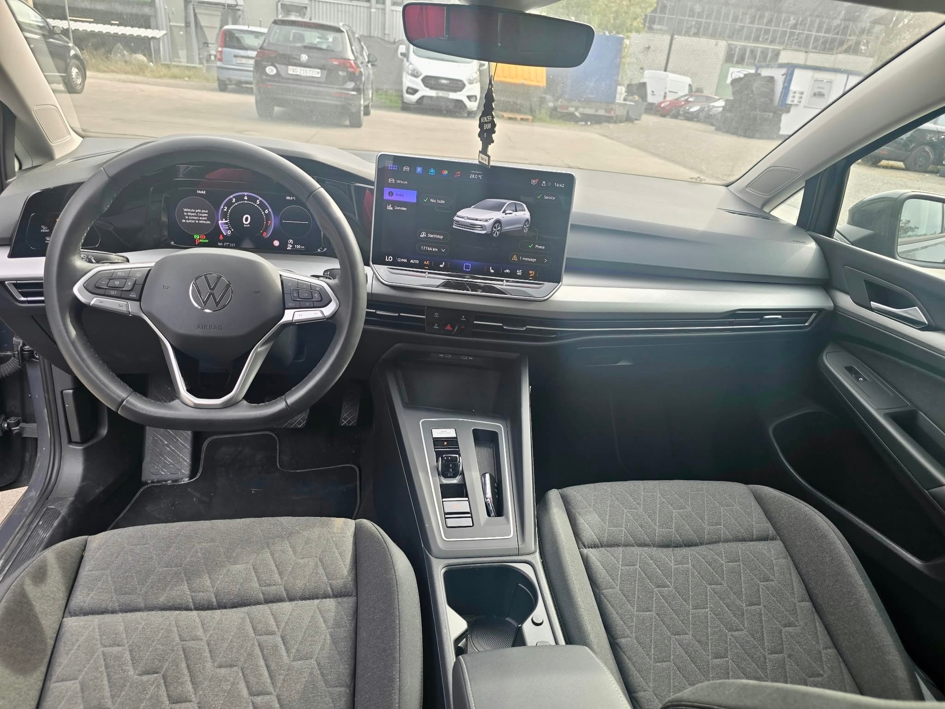 VW Golf 1.5 e TSI mHEV Life DSG-image-8