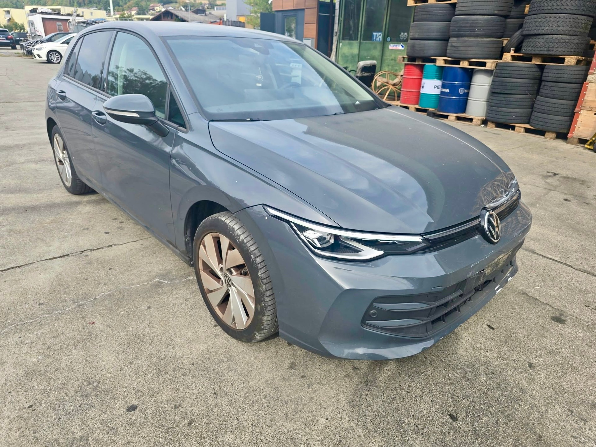 VW Golf 1.5 e TSI mHEV Life DSG-image-1