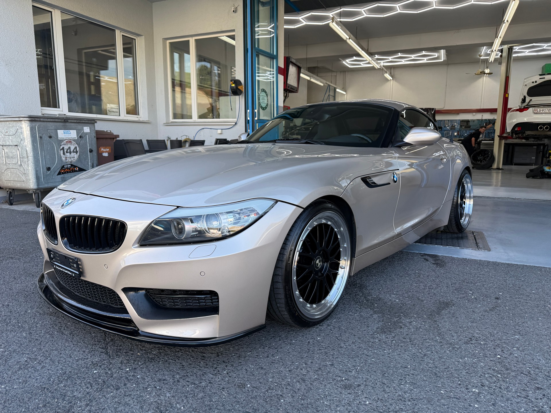 BMW Z4 sDrive35i DKG-image-2