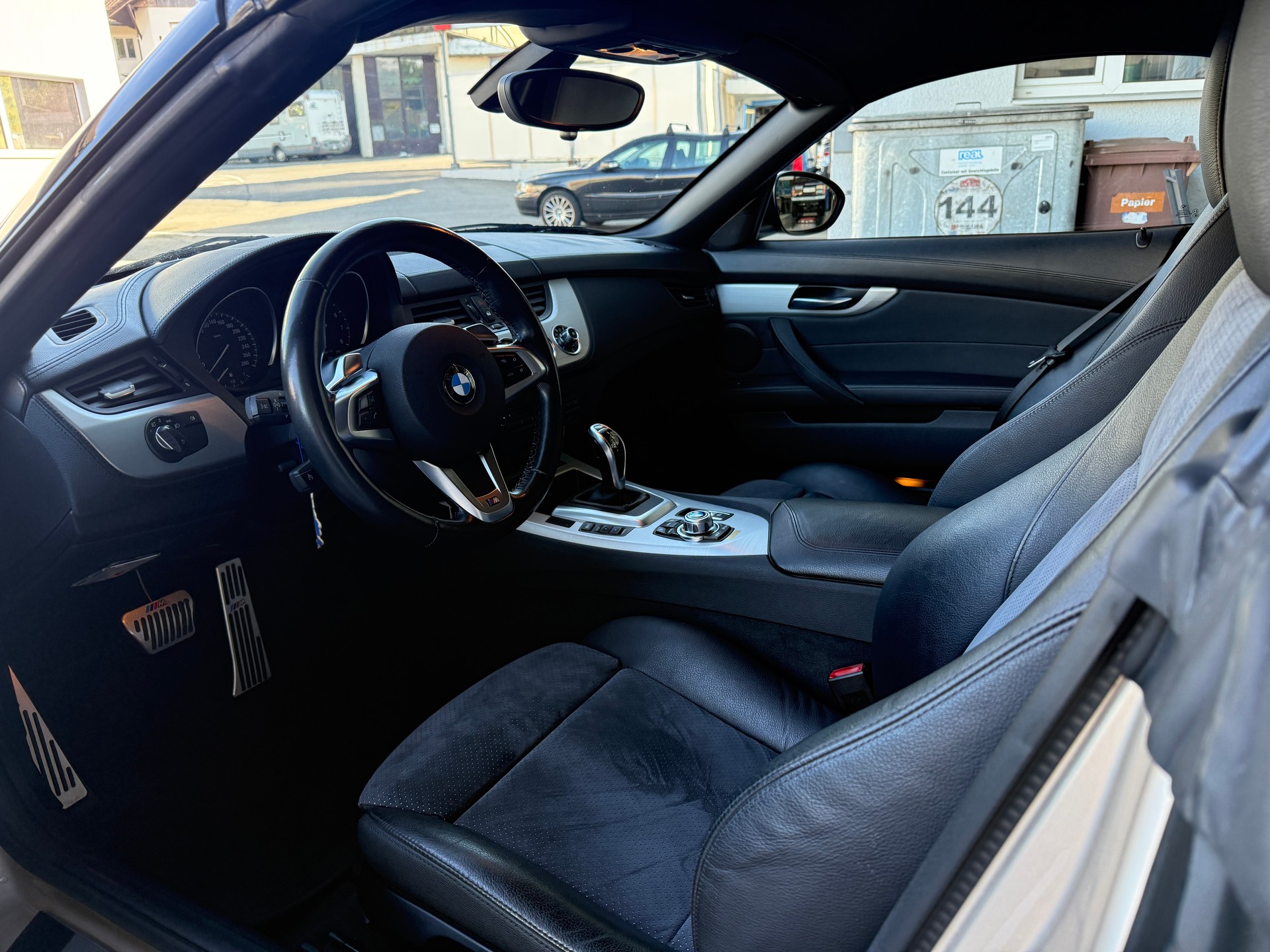BMW Z4 sDrive35i DKG-image-11