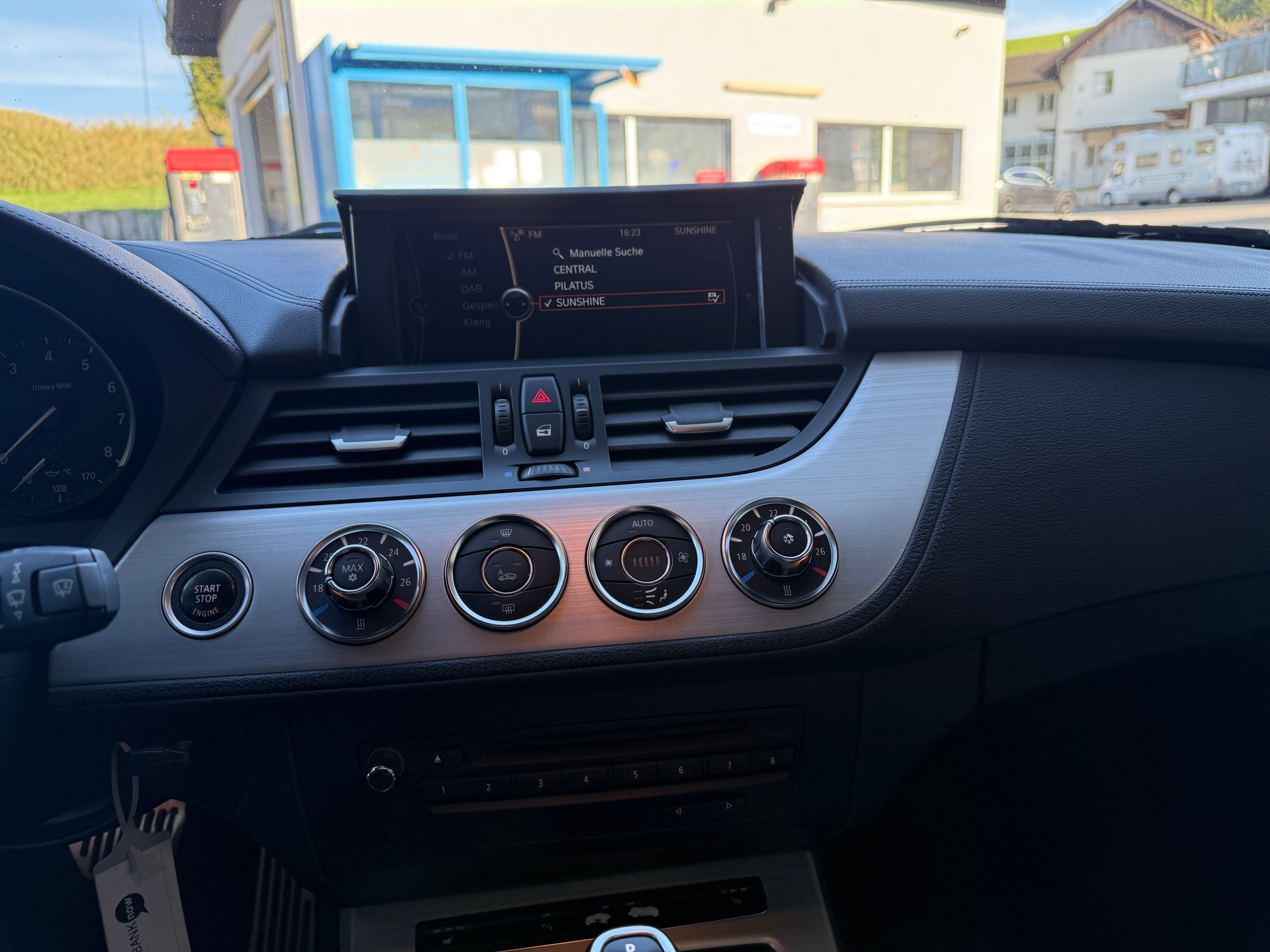 BMW Z4 sDrive35i DKG-image-12