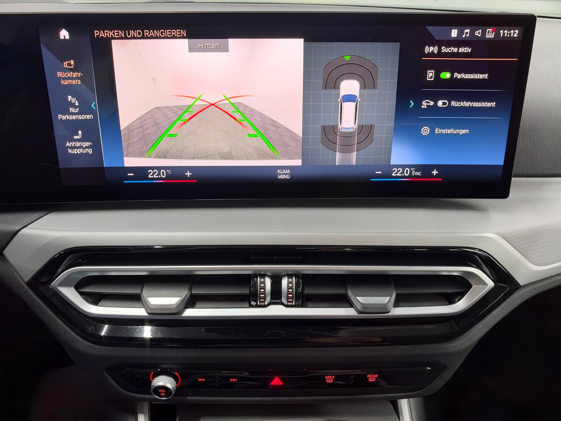 BMW 330e x DriveTouring Steptronic *Facelift*-image-24