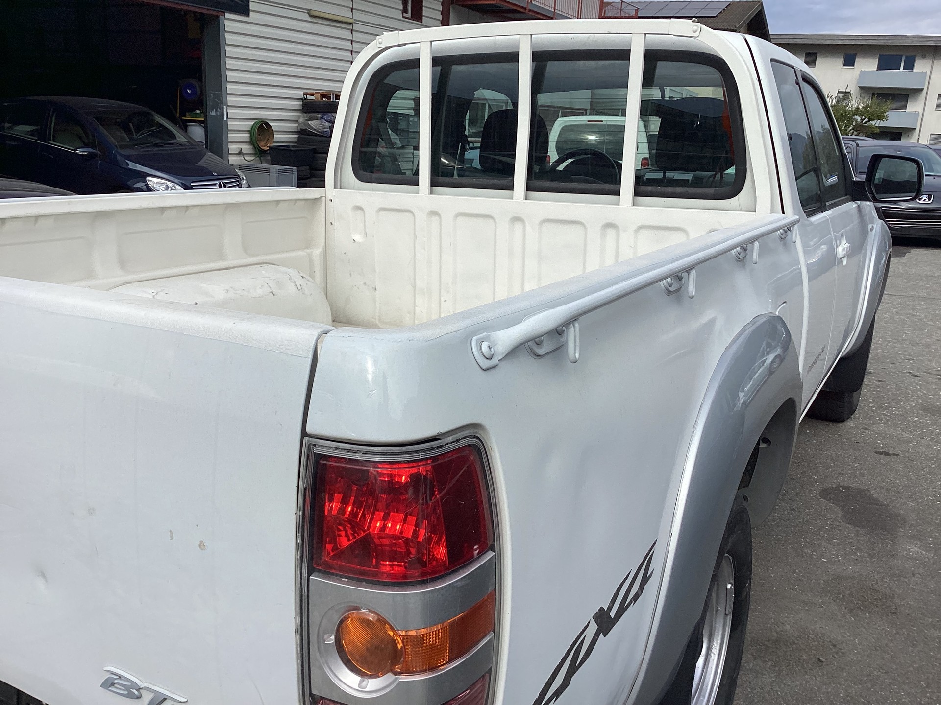 MAZDA BT-50-image-2