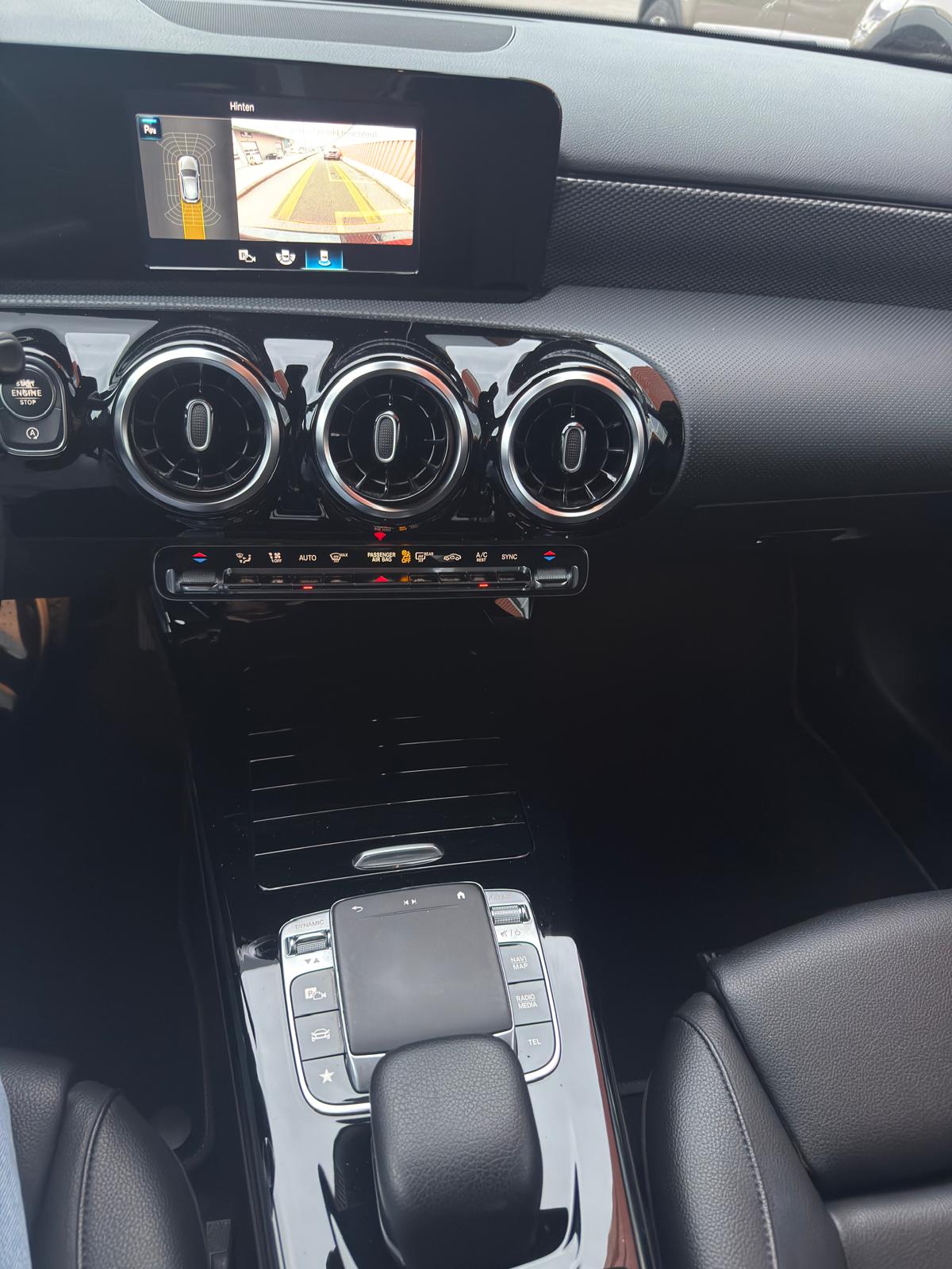MERCEDES-BENZ A 200 Progressive 7G-DCT-image-9
