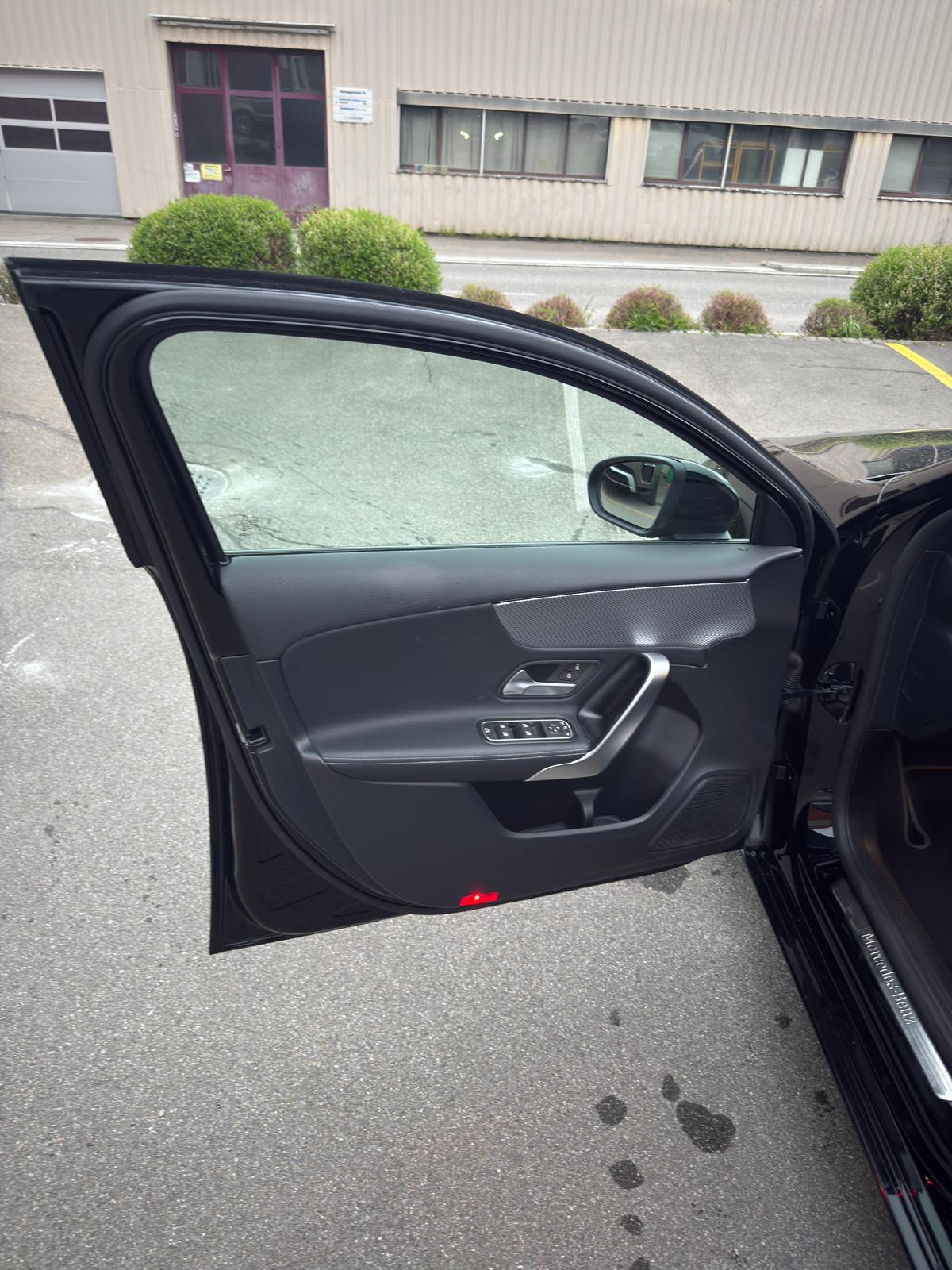 MERCEDES-BENZ A 200 Progressive 7G-DCT-image-10