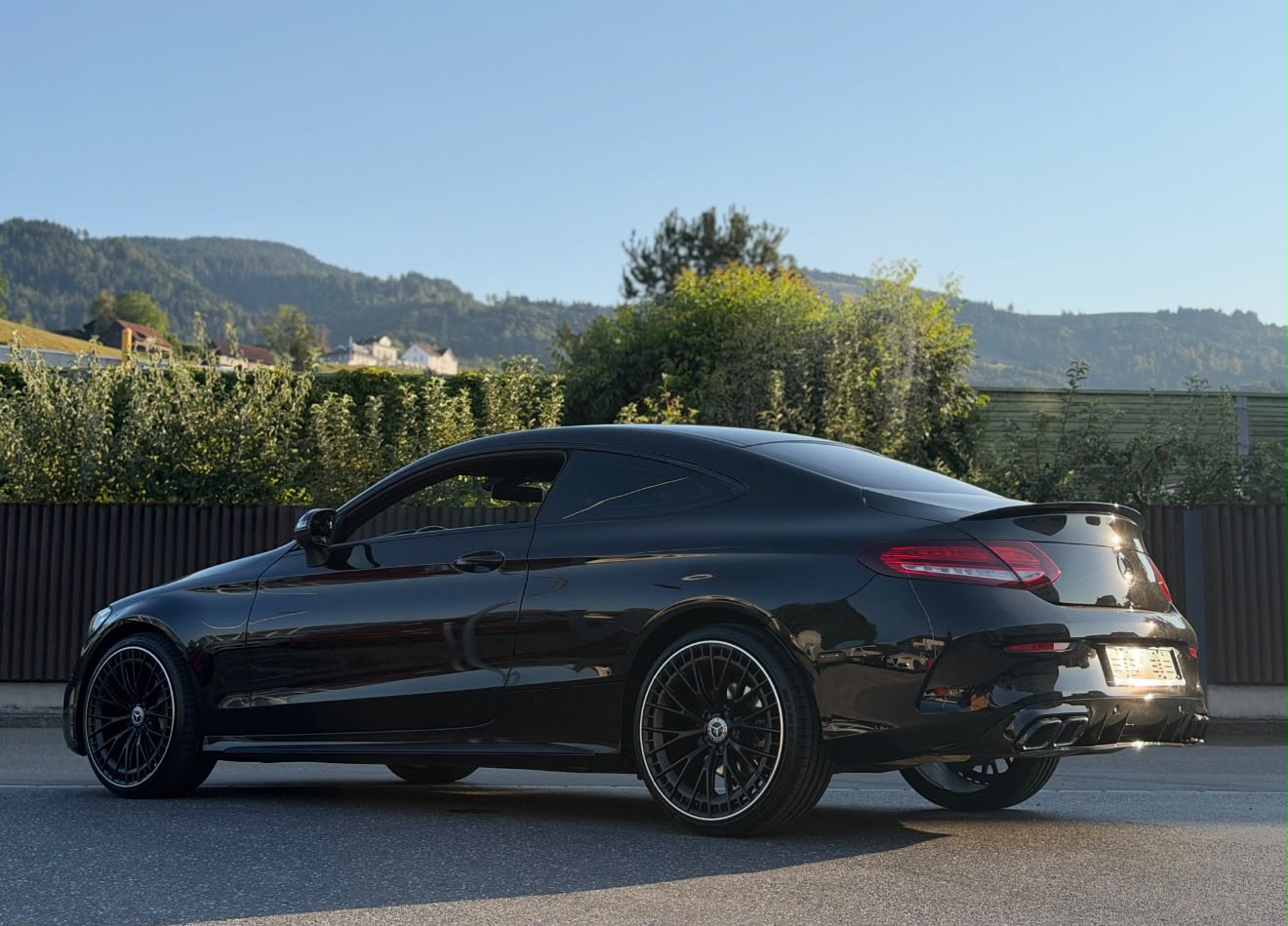 MERCEDES-BENZ C 180 Coupé AMG Line 9G-Tronic (C63 AMG Bodykit) ALL Black Edition-image-3
