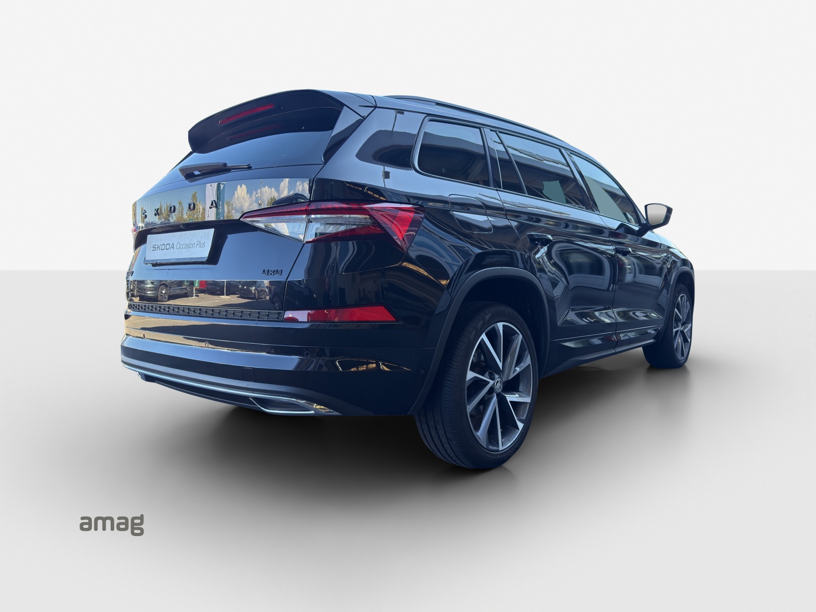 SKODA Kodiaq 2.0 TSI 4x4 SportLine-image-4