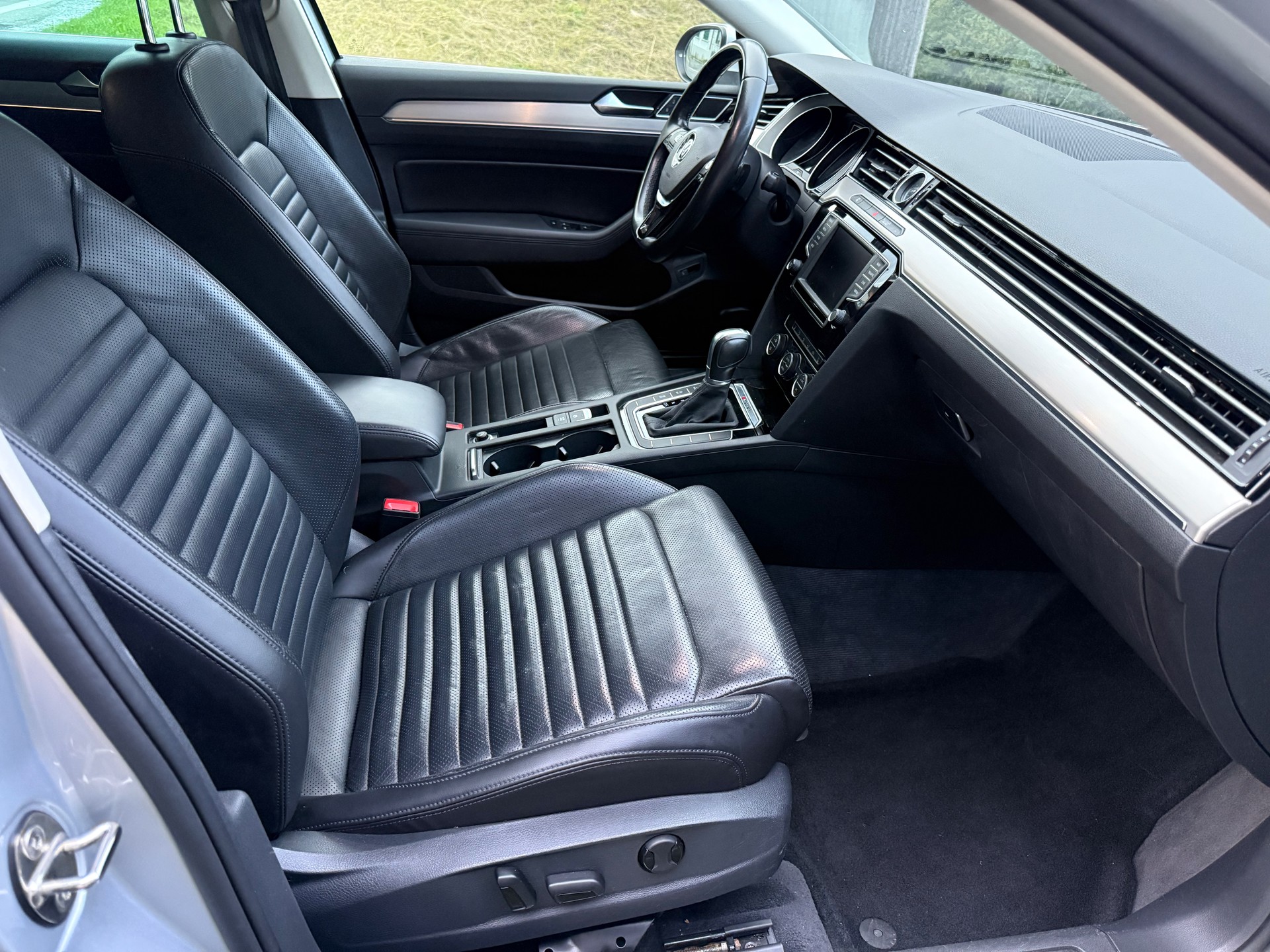 VW 2.0 TDI 240 SCR Highl. DSG 4m-image-3