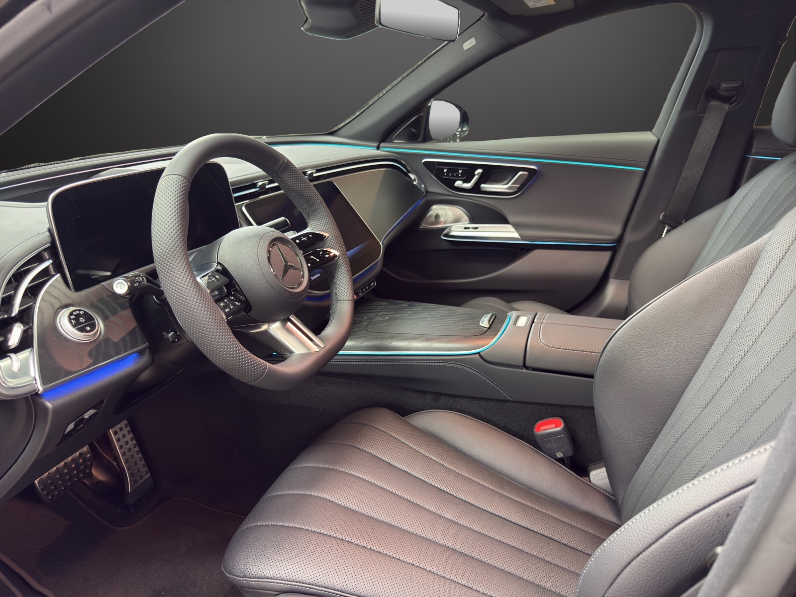 MERCEDES-BENZ E 220 d T 4Matic 9G-Tronic Swiss Star-image-9
