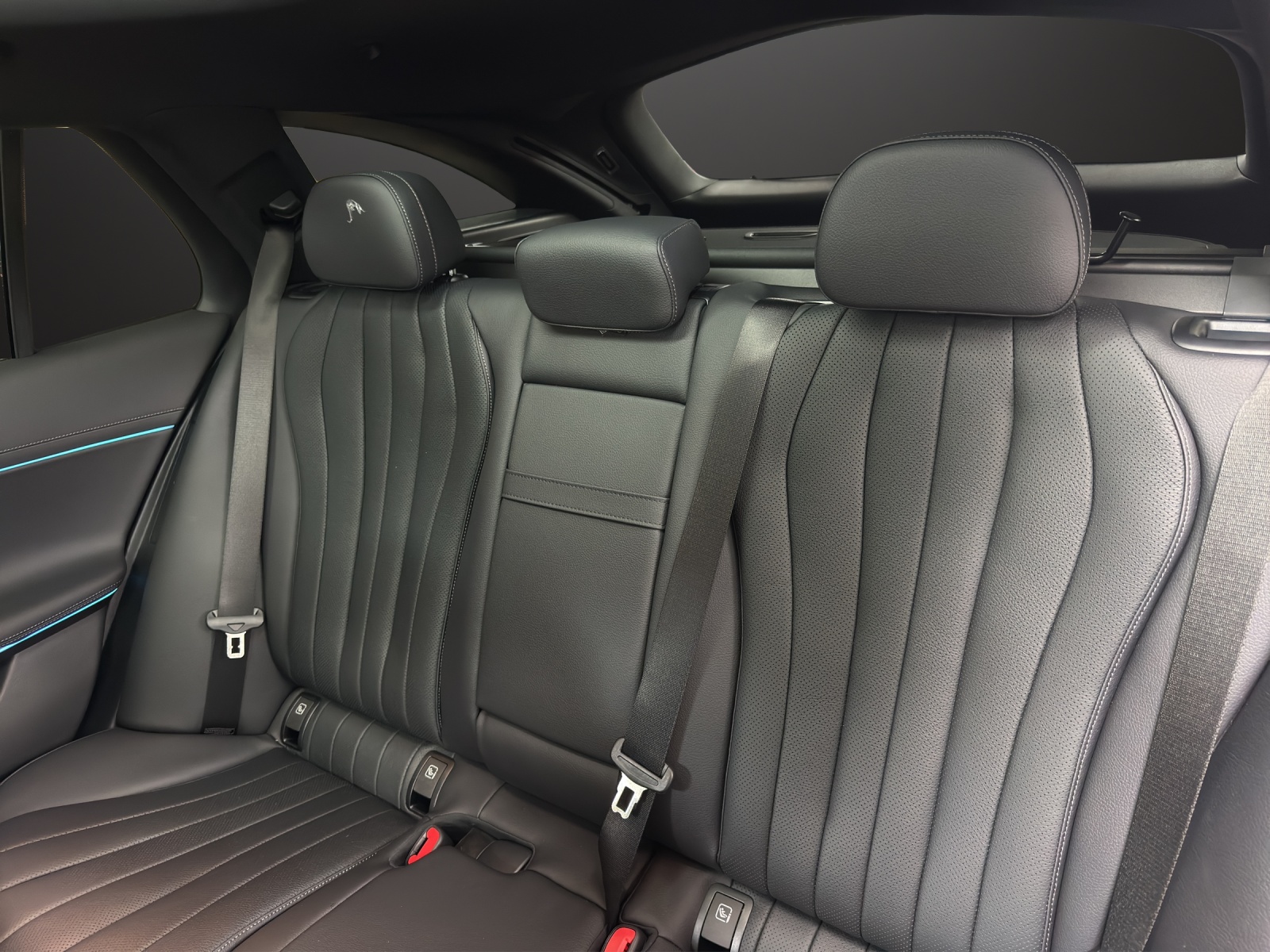 MERCEDES-BENZ E 220 d T 4Matic 9G-Tronic Swiss Star-image-14