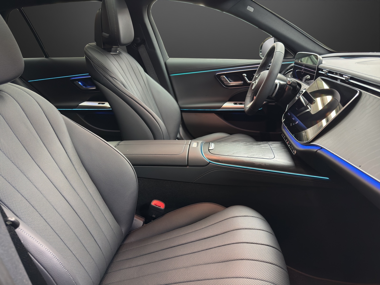MERCEDES-BENZ E 220 d T 4Matic 9G-Tronic Swiss Star-image-11
