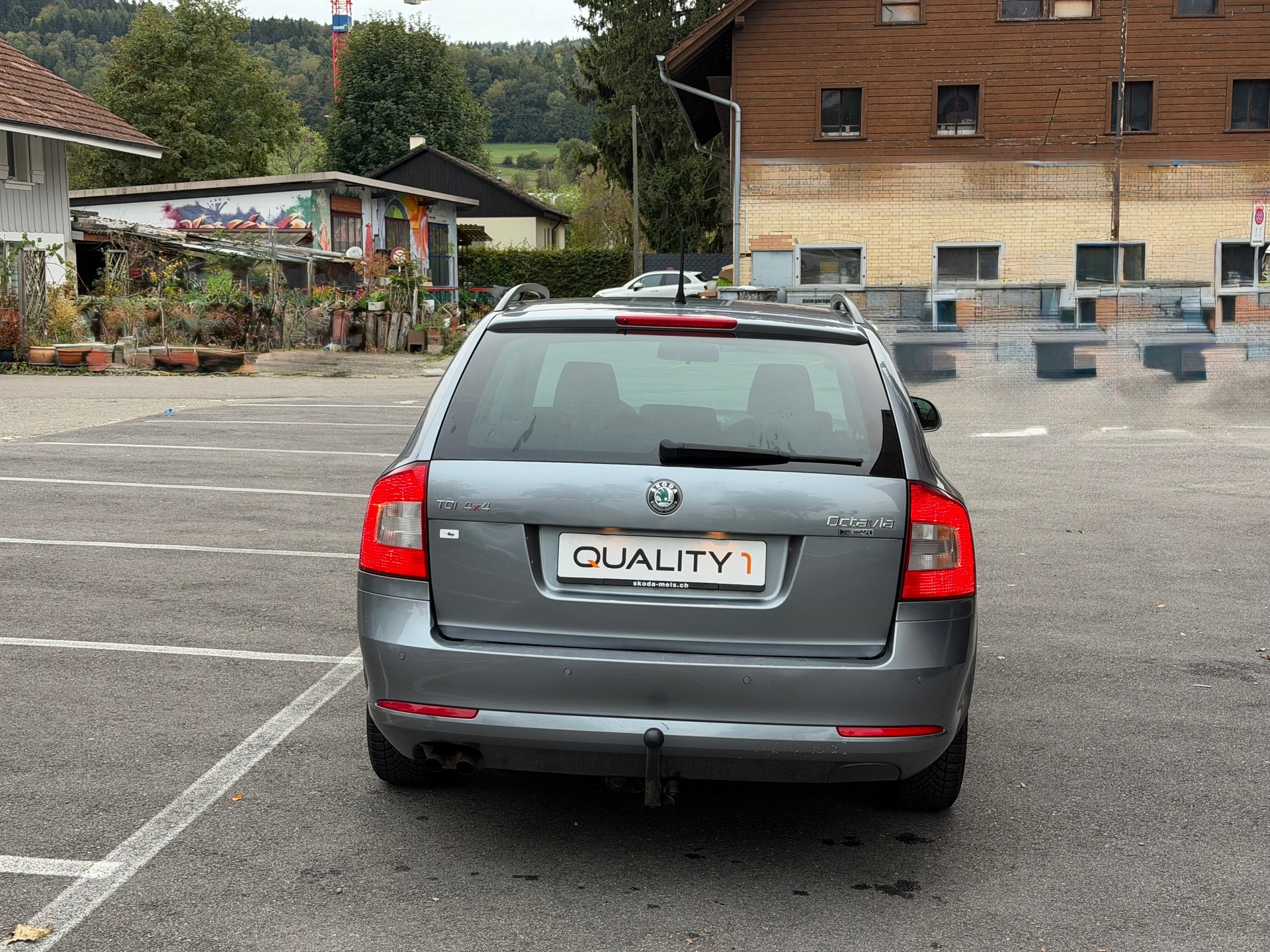 SKODA Octavia Combi 1.6 TDI Twenty20 4x4-image-7