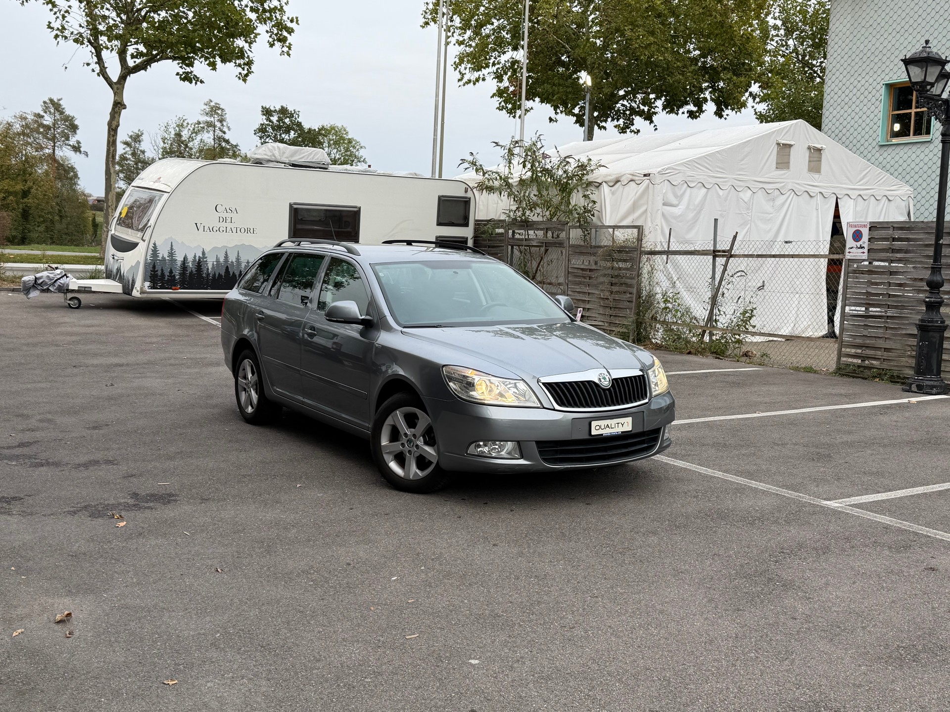 SKODA Octavia Combi 1.6 TDI Twenty20 4x4-image-1