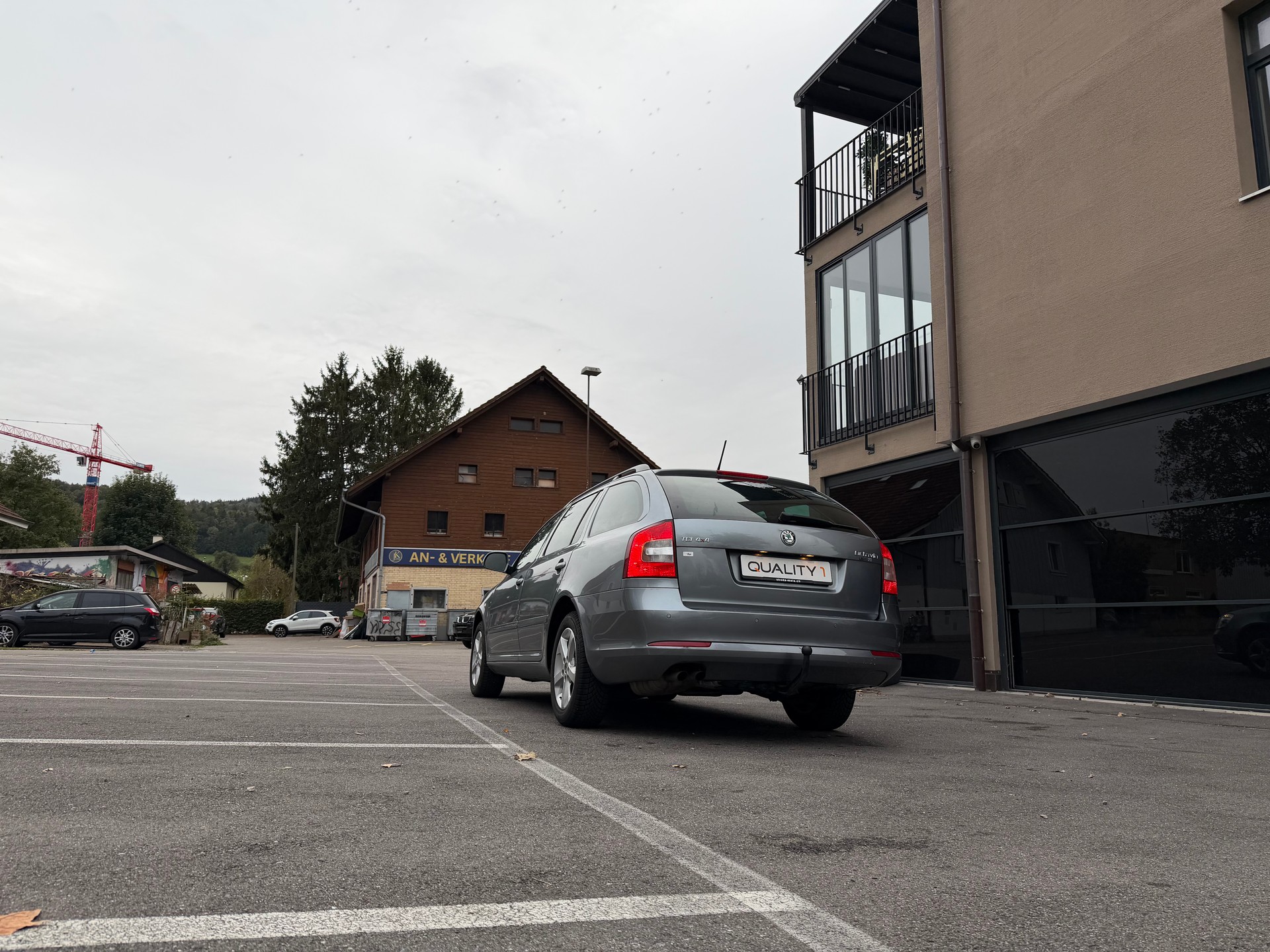 SKODA Octavia Combi 1.6 TDI Twenty20 4x4-image-5