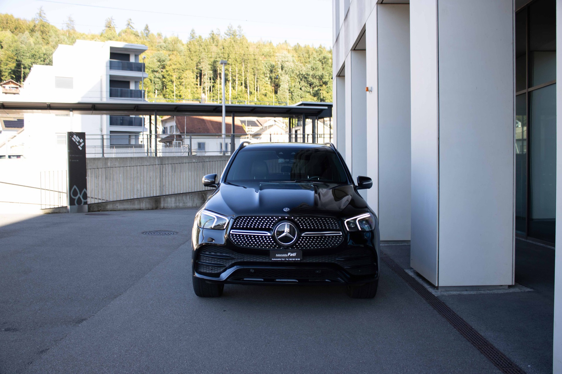 MERCEDES-BENZ GLE 300 d 4Matic AMG Line 9G-Tronic-image-2