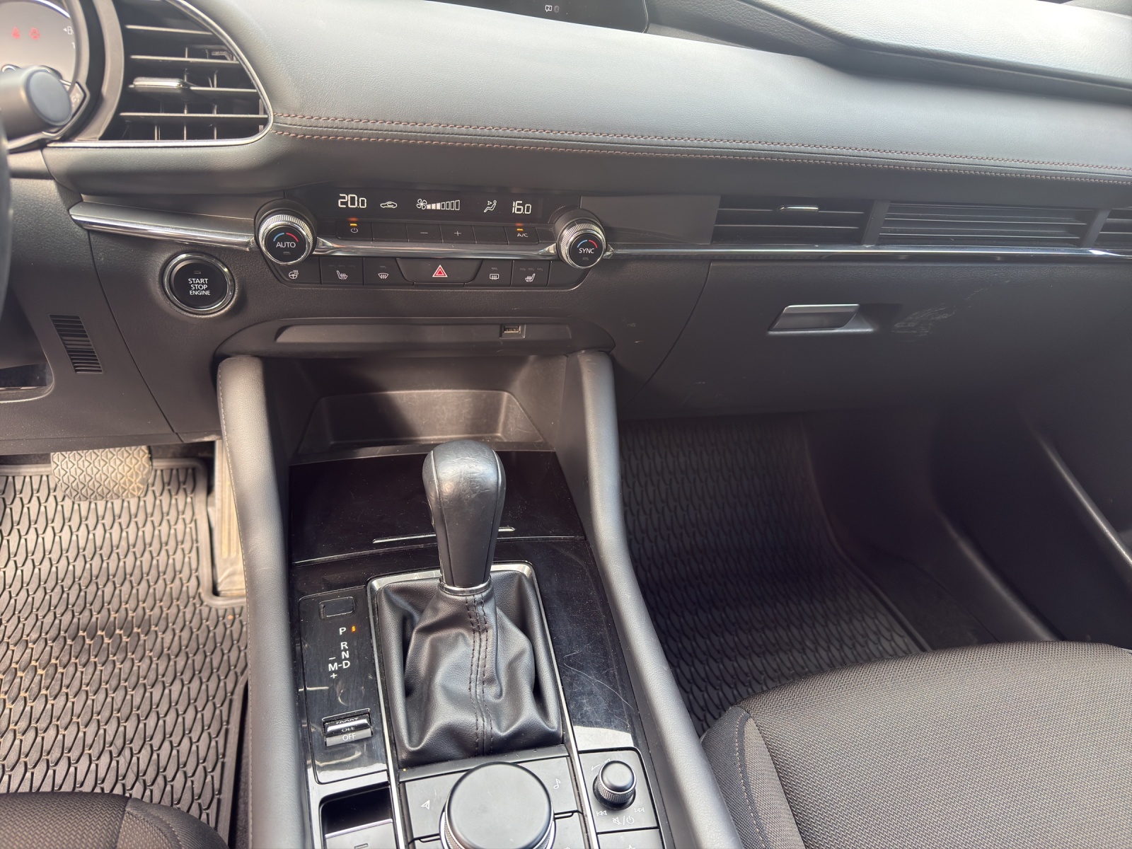 MAZDA 3 HB X MHD 180 Revol AWD-image-9