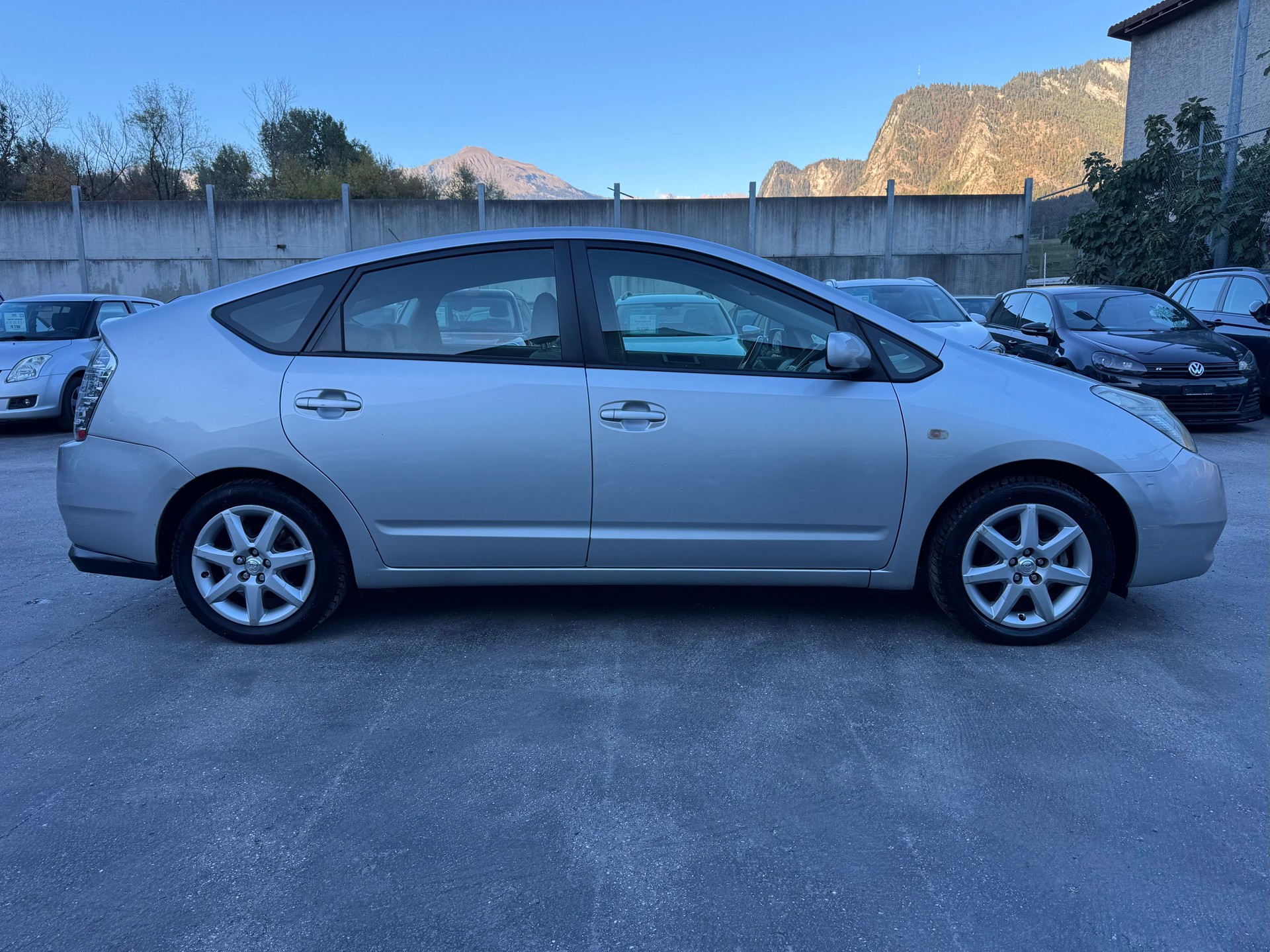 TOYOTA Prius 1.5 16V Hybrid-image-2
