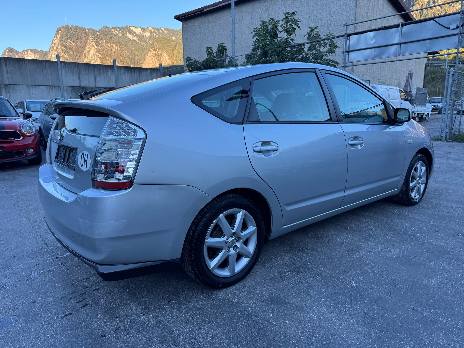 TOYOTA Prius 1.5 16V Hybrid-image-3