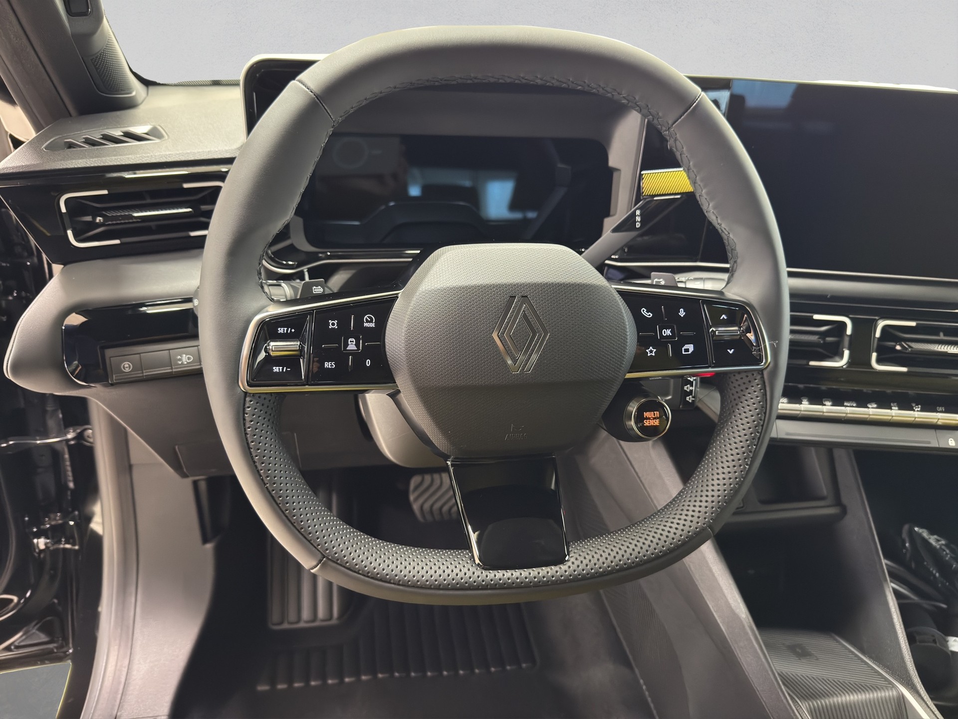 RENAULT R5 E-Tech Comfort Range 52 kWh Iconic Five-image-9
