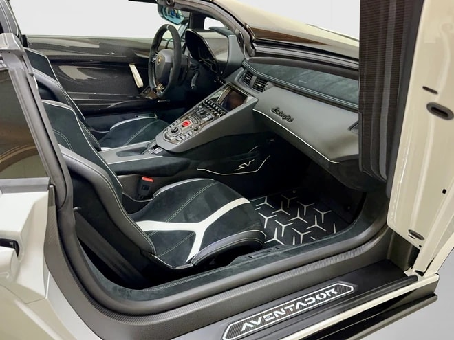 LAMBORGHINI Aventador LP750-4 Superveloce Roadster E-Gear-image-11