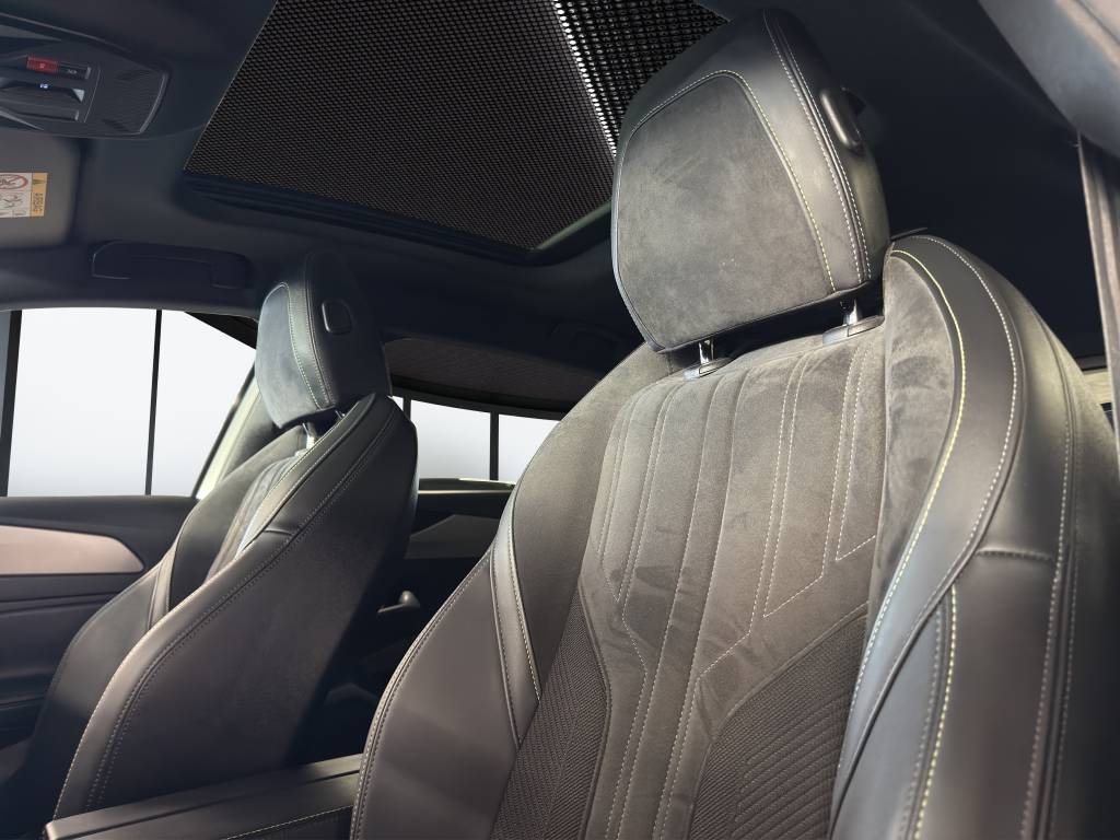 PEUGEOT 308 1.6 PHEV 225 GT Pack-image-9