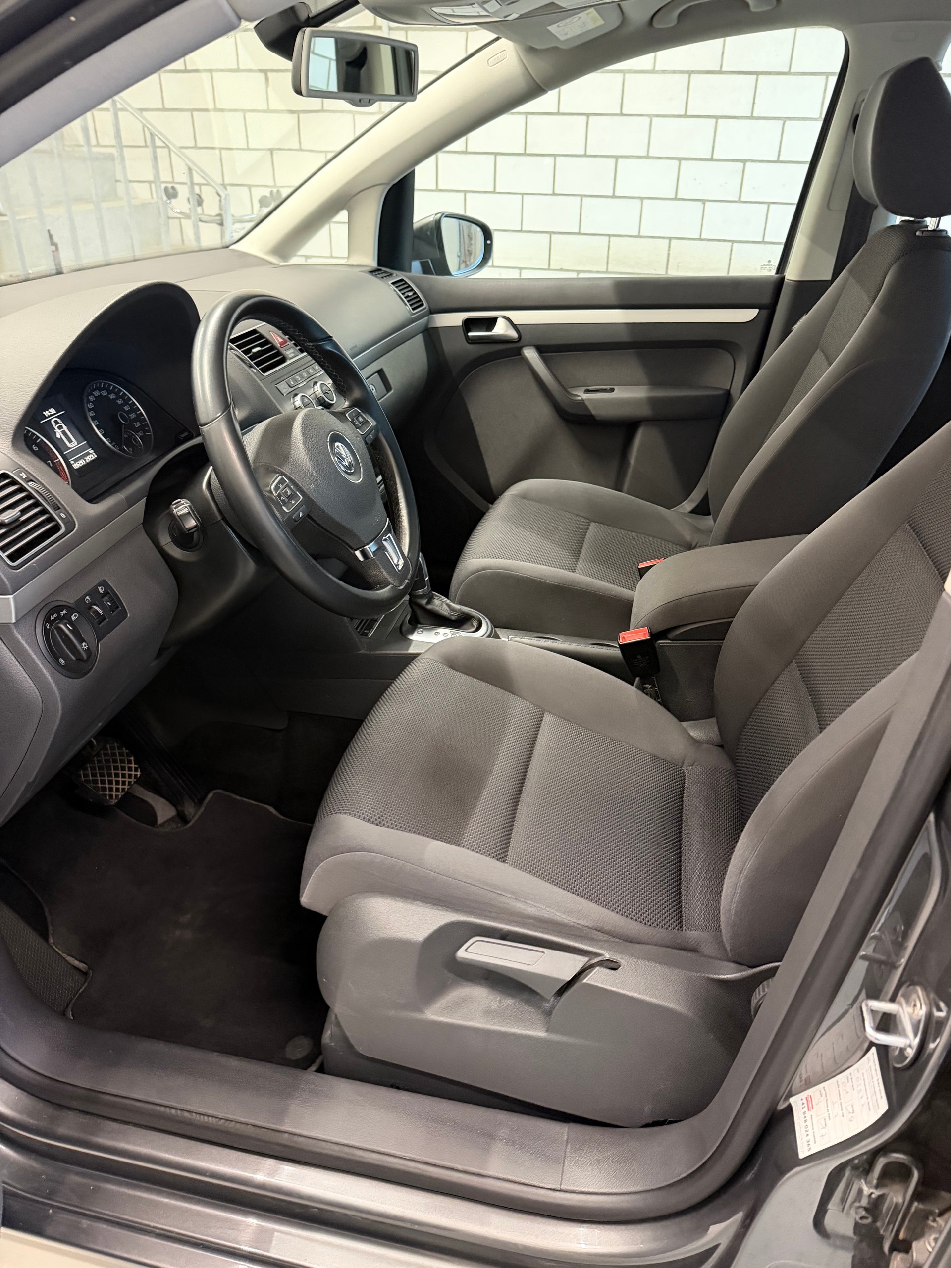 VW Touran 1.4 TSI Comfortline DSG 7-Sitzer-image-4