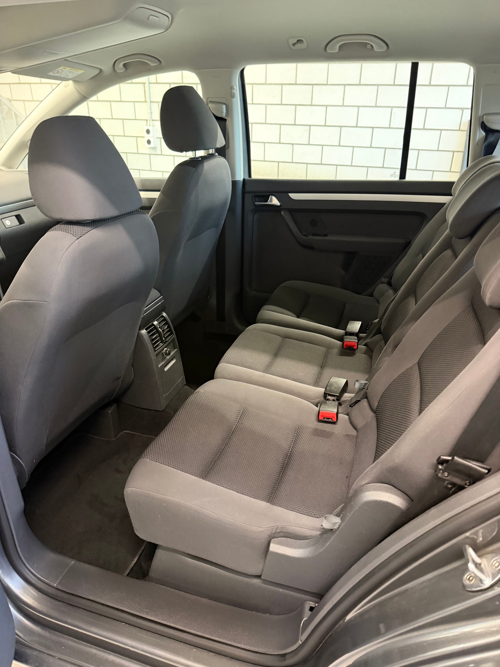 VW Touran 1.4 TSI Comfortline DSG 7-Sitzer-image-8